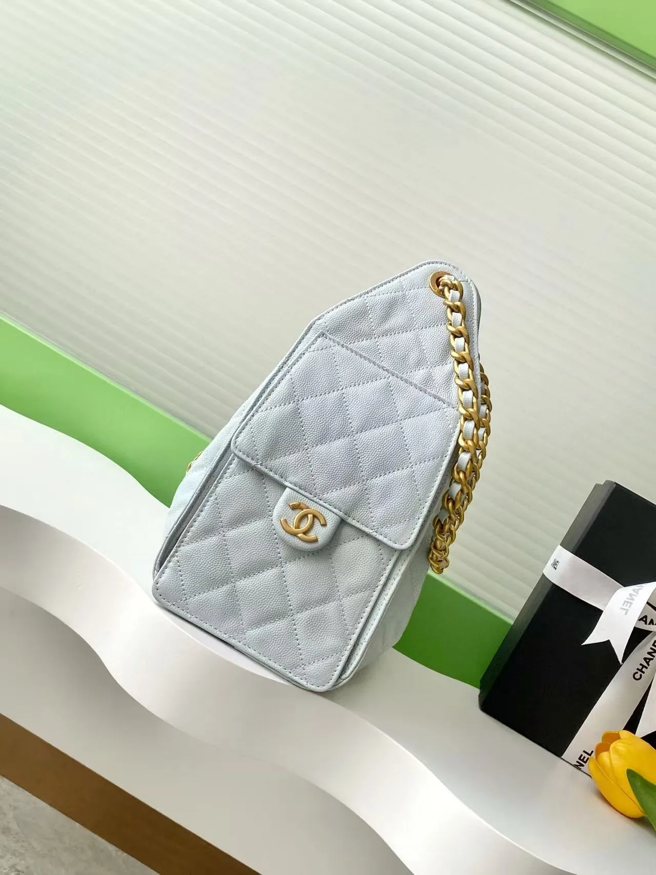 30cm Bag Grained Calfskin Hobo Outstanding Plug-in Light CHANEL Blue 25C