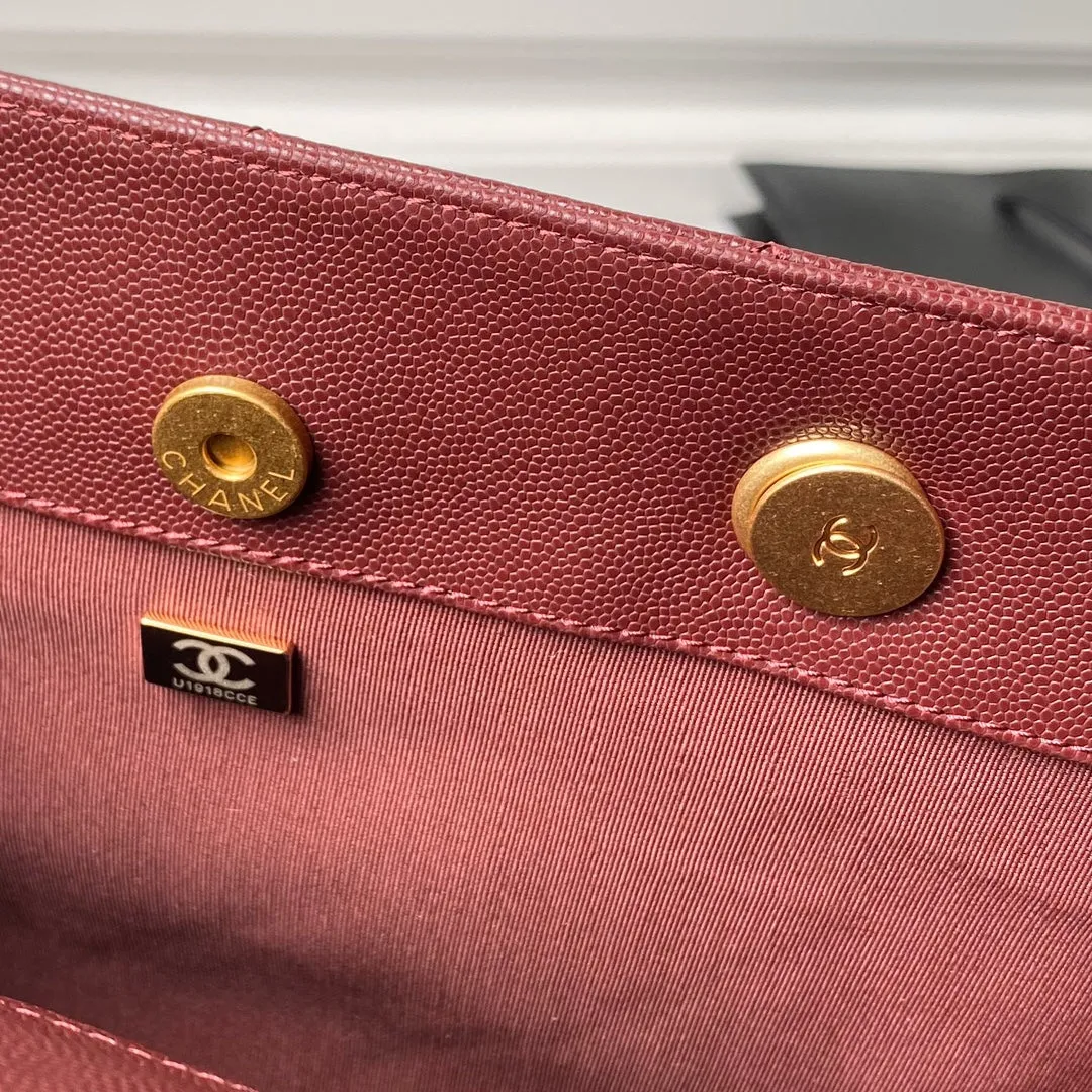 30cm CHANEL caviar gold hardware burgundy Best price bag 24a Spring promotion shopping
