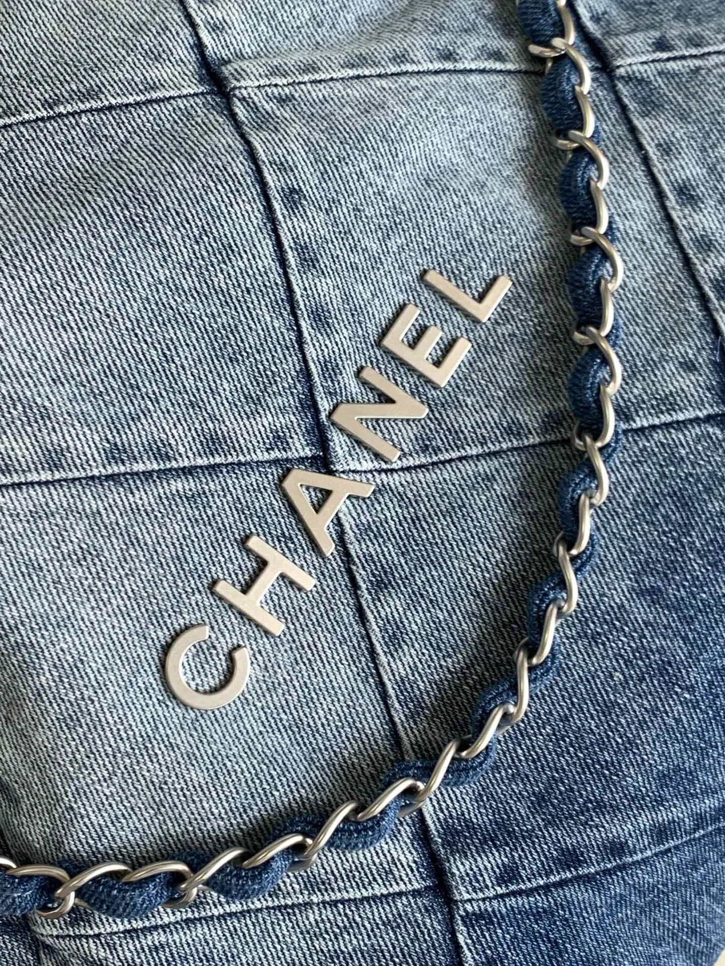 39CM HARDWARE SILVER HOBO CHANEL JEAN Client-focused Quick dispatch
