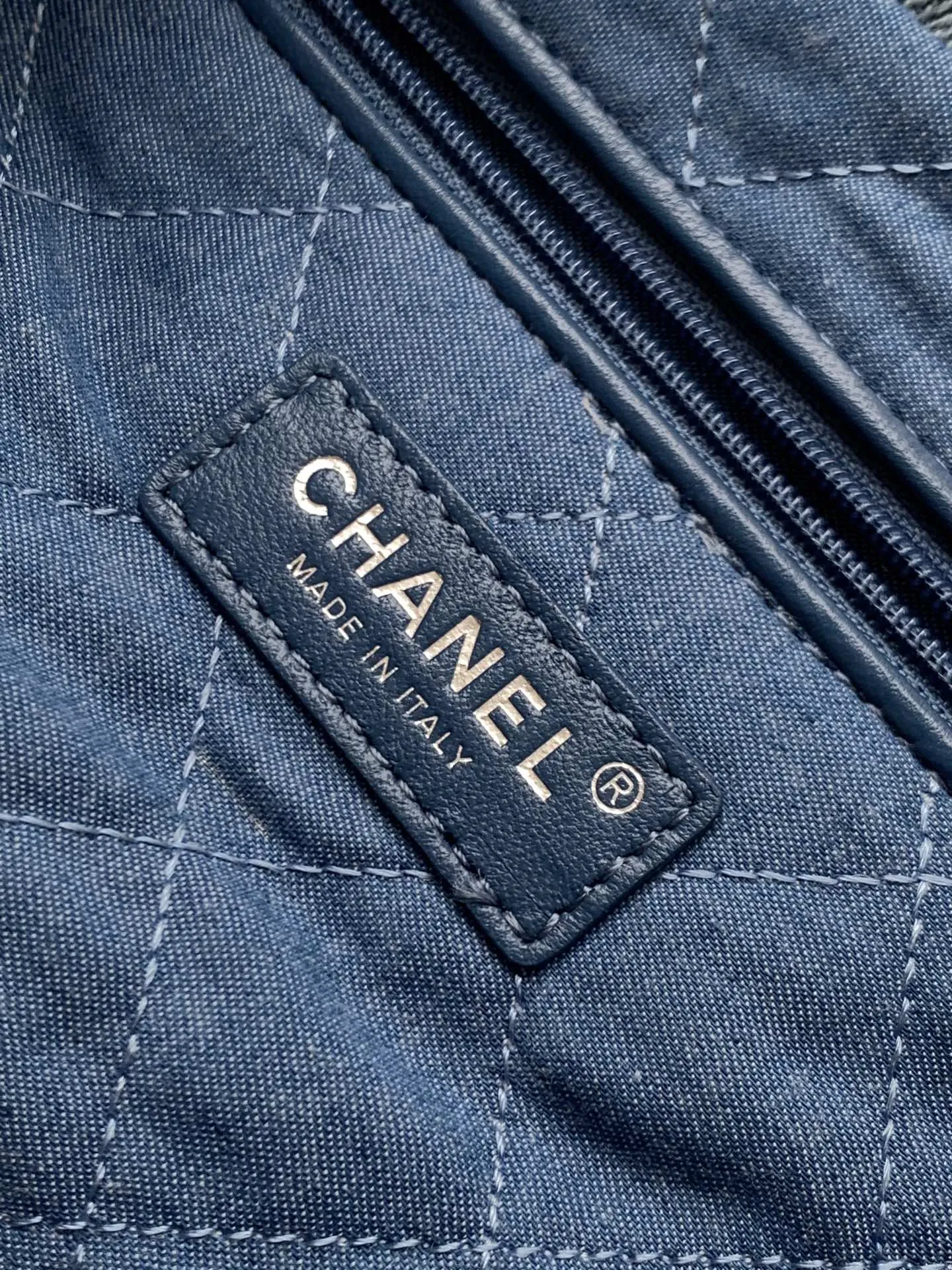 39CM HARDWARE SILVER HOBO CHANEL JEAN Client-focused Quick dispatch