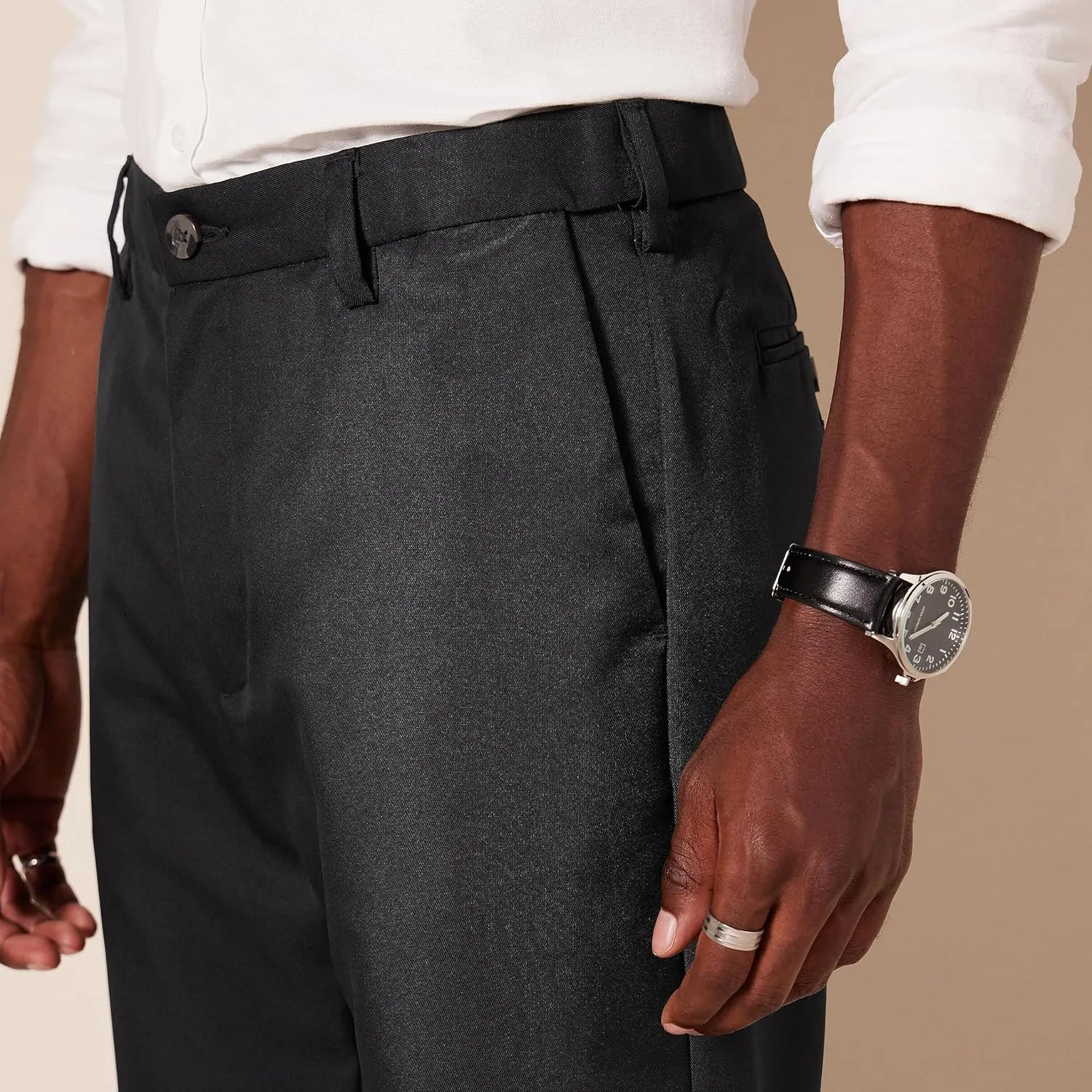 Amazon Essentials Men's Classic-Fit Expandable-Waist Flat-Front Dress Pant