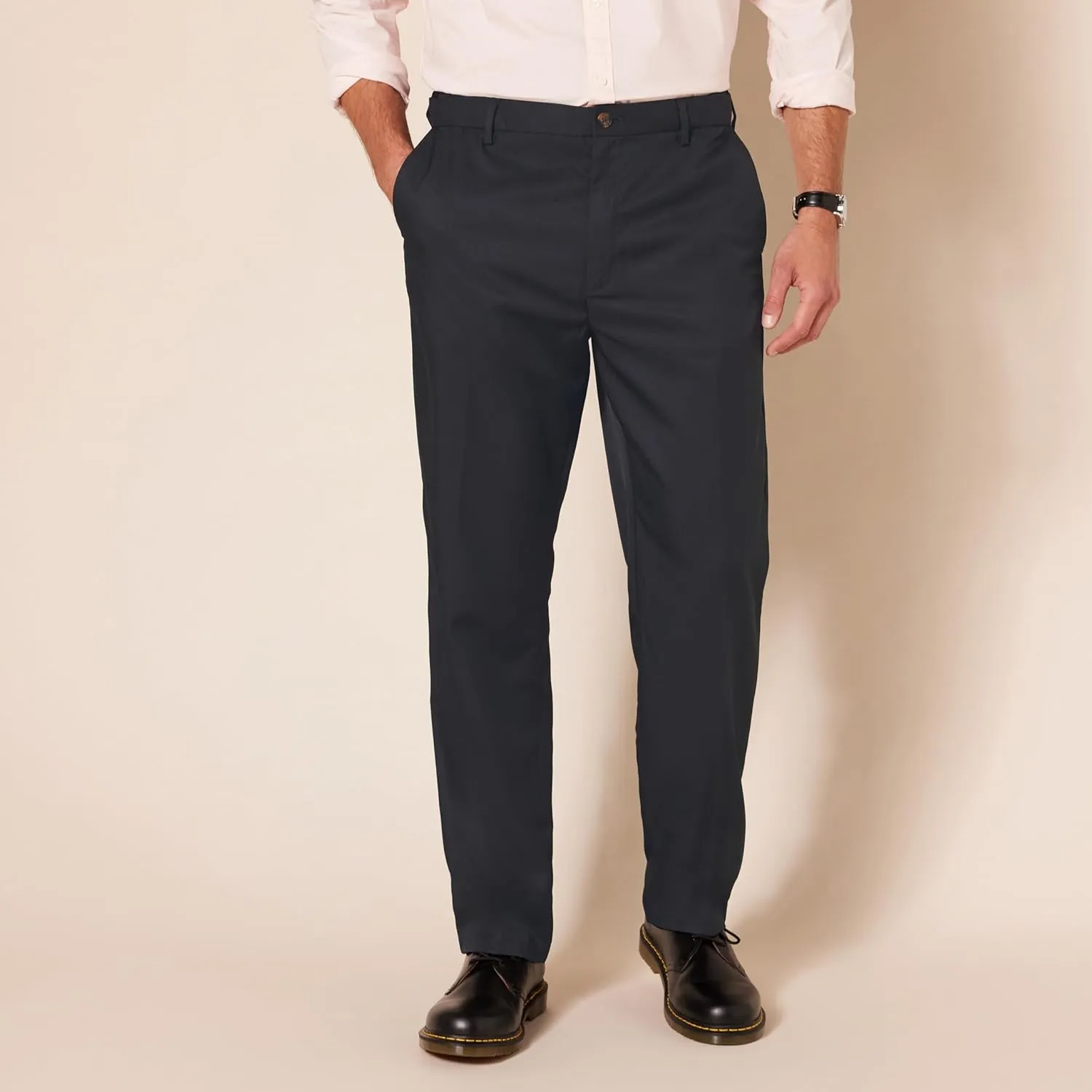 Amazon Essentials Men's Classic-Fit Expandable-Waist Flat-Front Dress Pant