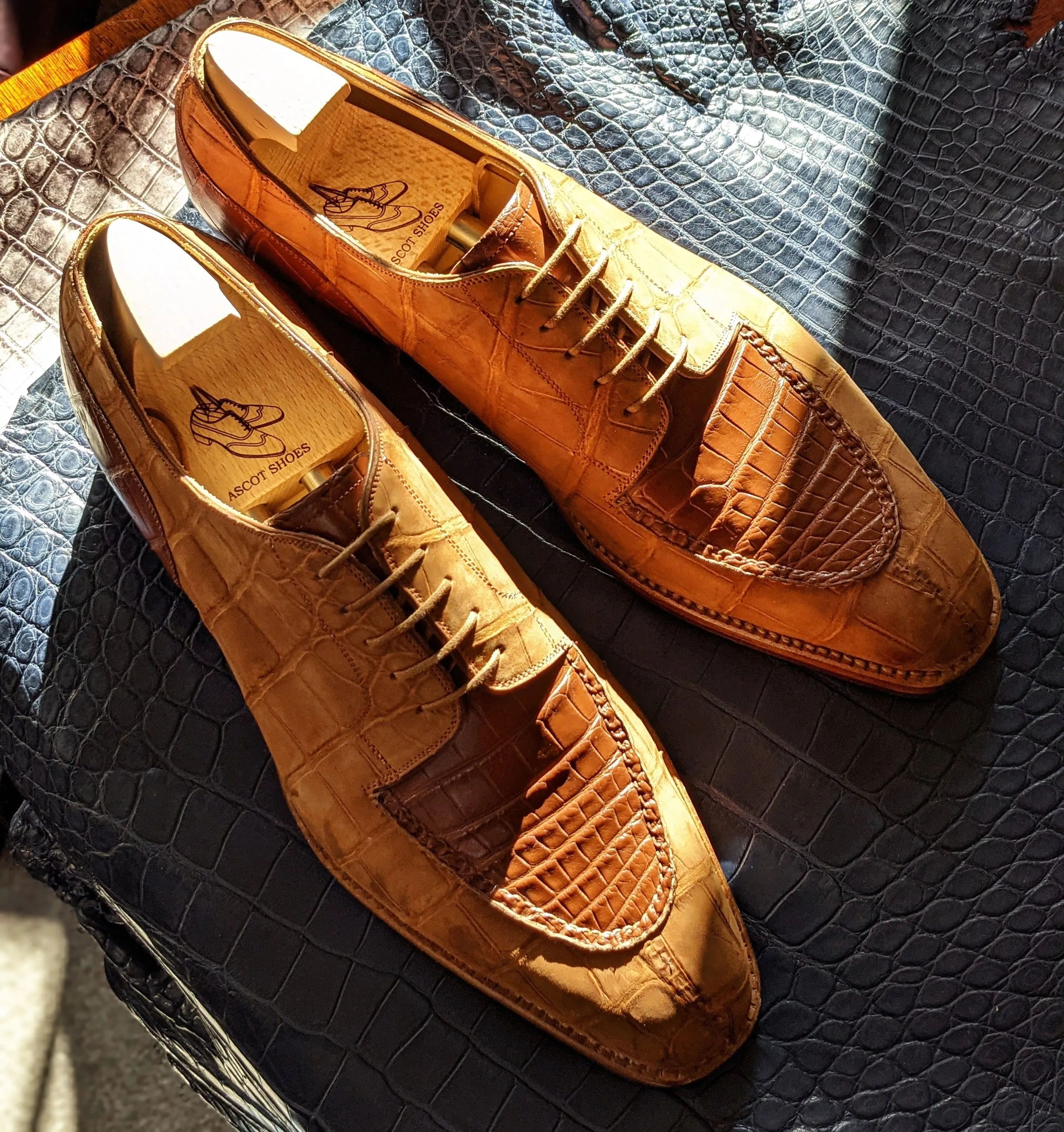 Ascot Kaan - Tan Nubuck Alligator & Cognac Crocodile