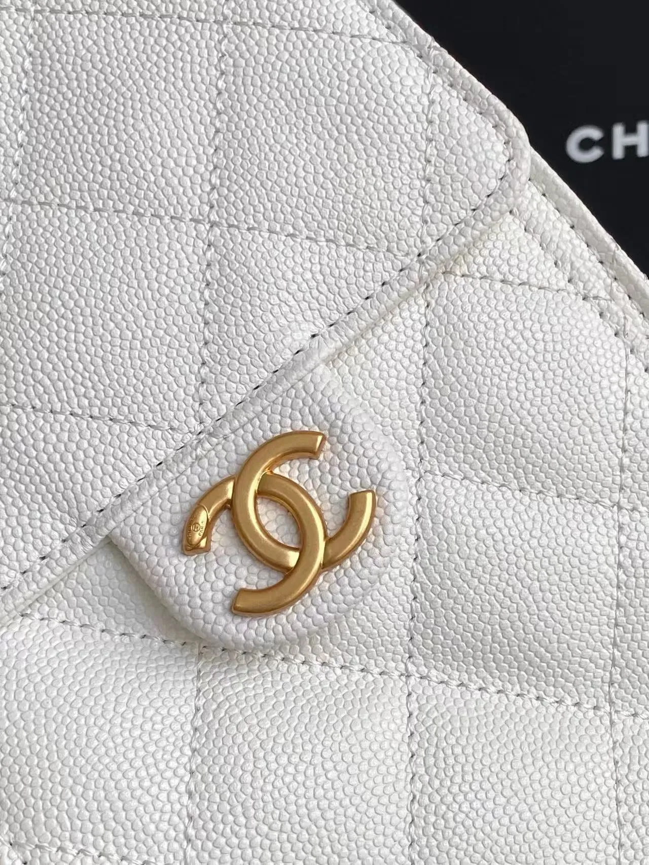 Bag Customized options Hobo CHANEL White Surprise sale 30cm Grained 25C Calfskin