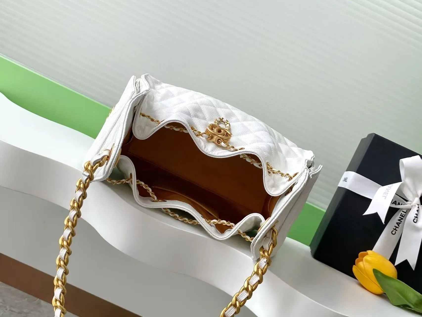 Bag Customized options Hobo CHANEL White Surprise sale 30cm Grained 25C Calfskin