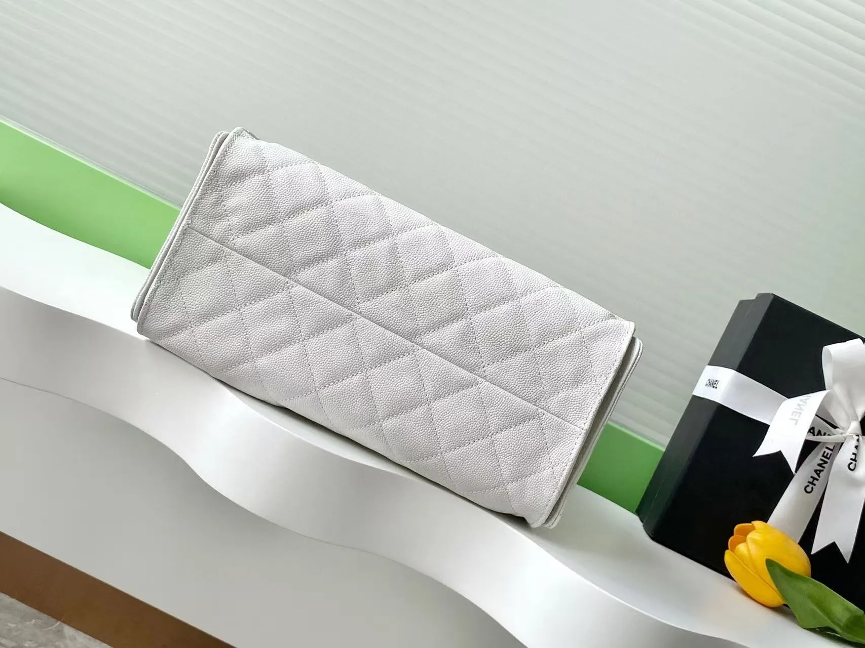 Bag Customized options Hobo CHANEL White Surprise sale 30cm Grained 25C Calfskin