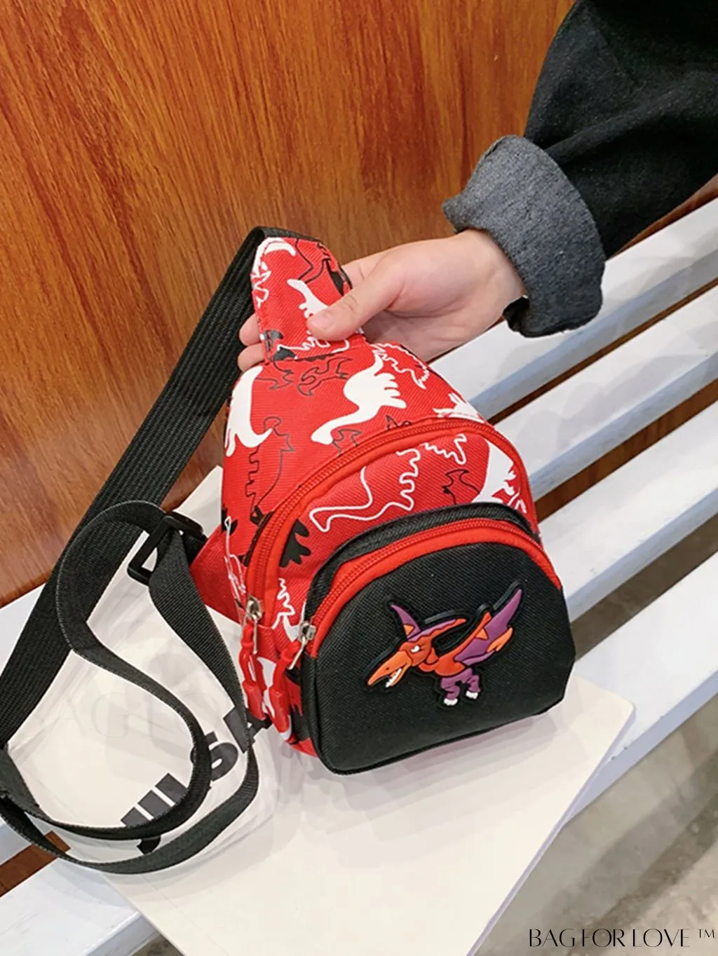 BagForLove - Chic Dinosaur Sling Bag: Ideal for School and Commuting