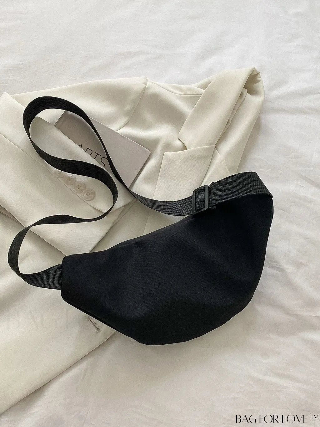 BagForLove - Premium Zippered Waist Bag: Modern and Sleek Design
