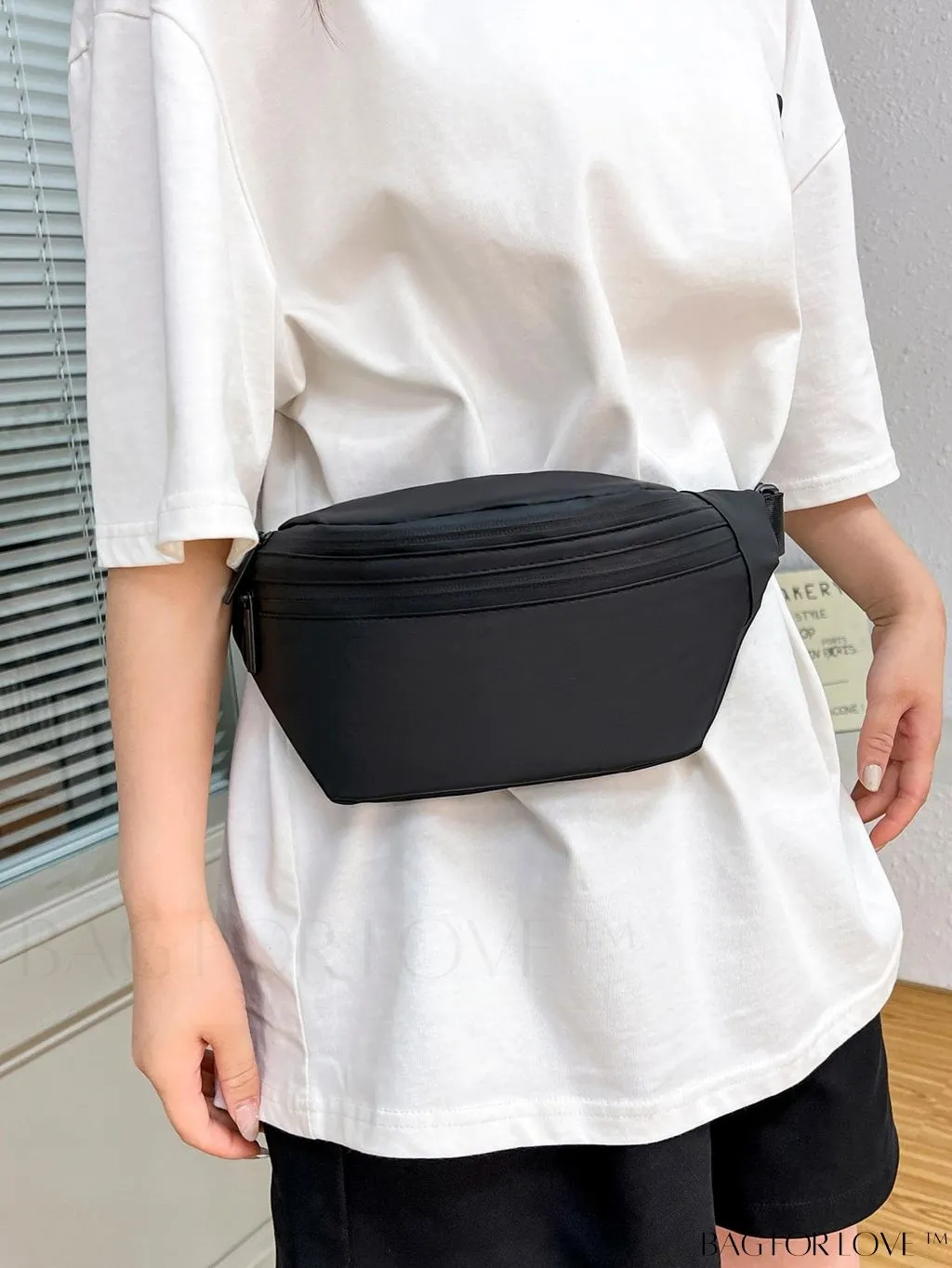 BagForLove - Sleek Zippered Waist Bag