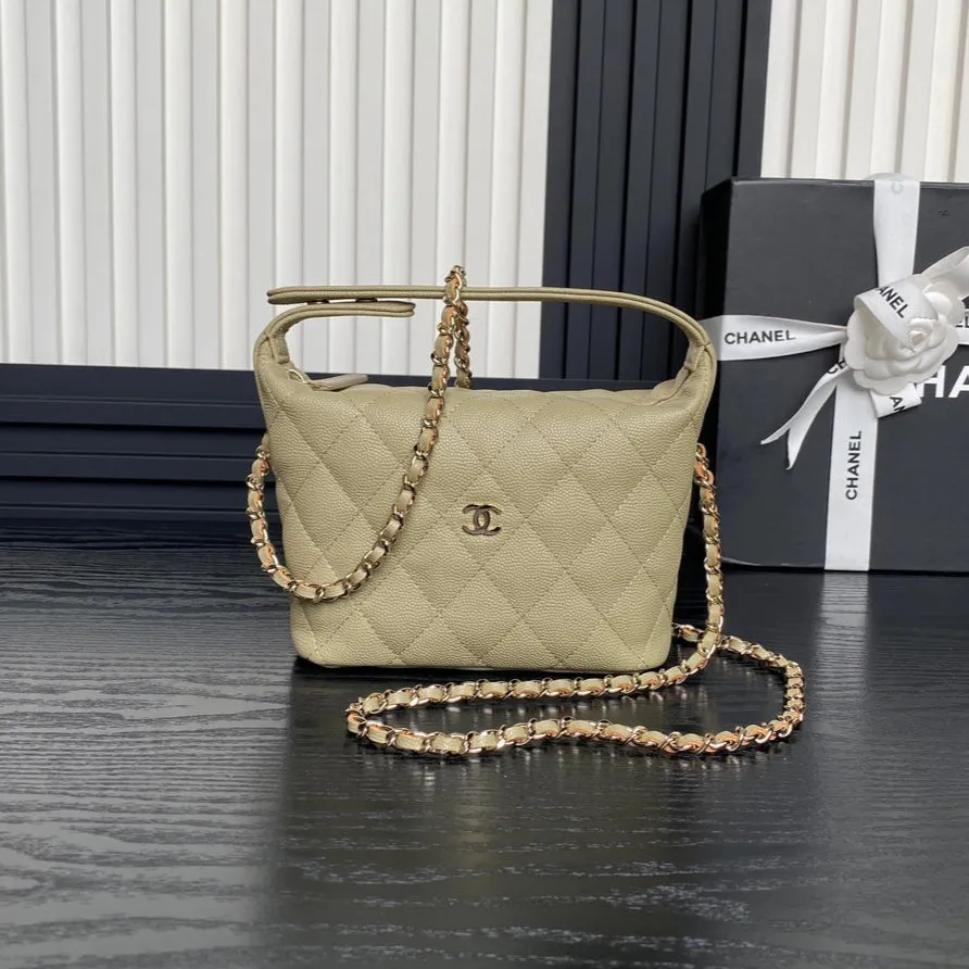 Beige Handle Grained 21.5cm Top Extensive catalogue CHANEL Calfskin 25C Multi-purpose Hobo Bag