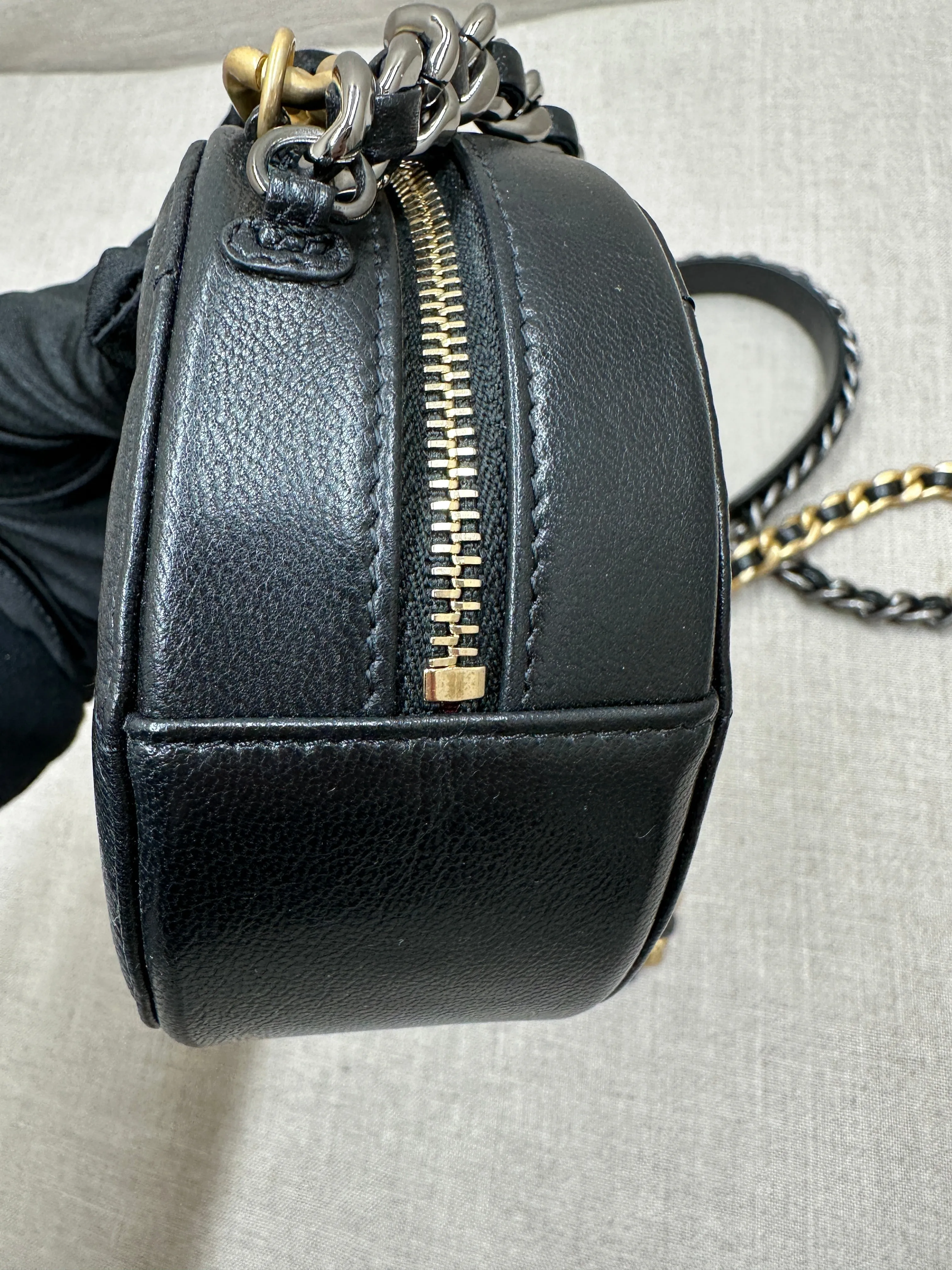 Chanel 19 Round clutch on chain