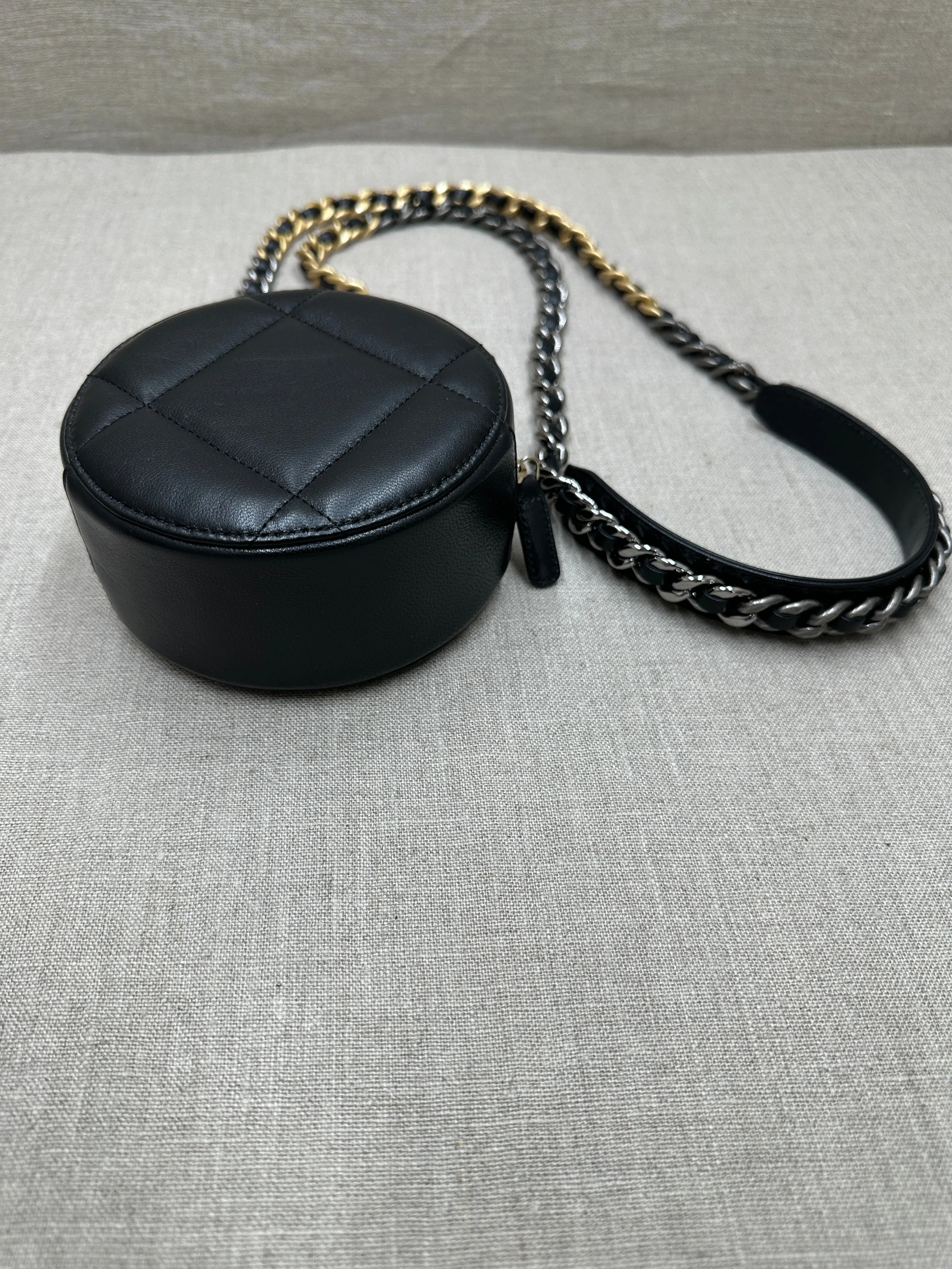 Chanel 19 Round clutch on chain