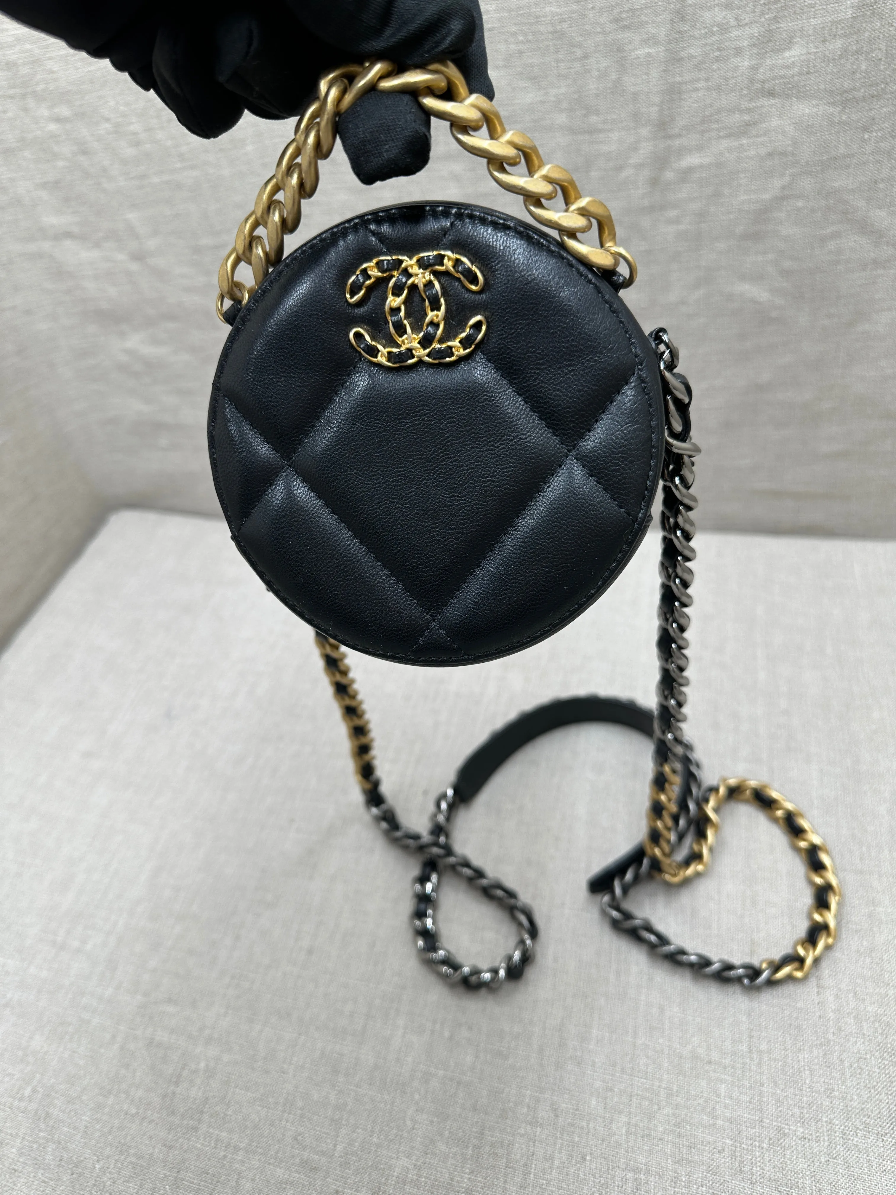 Chanel 19 Round clutch on chain