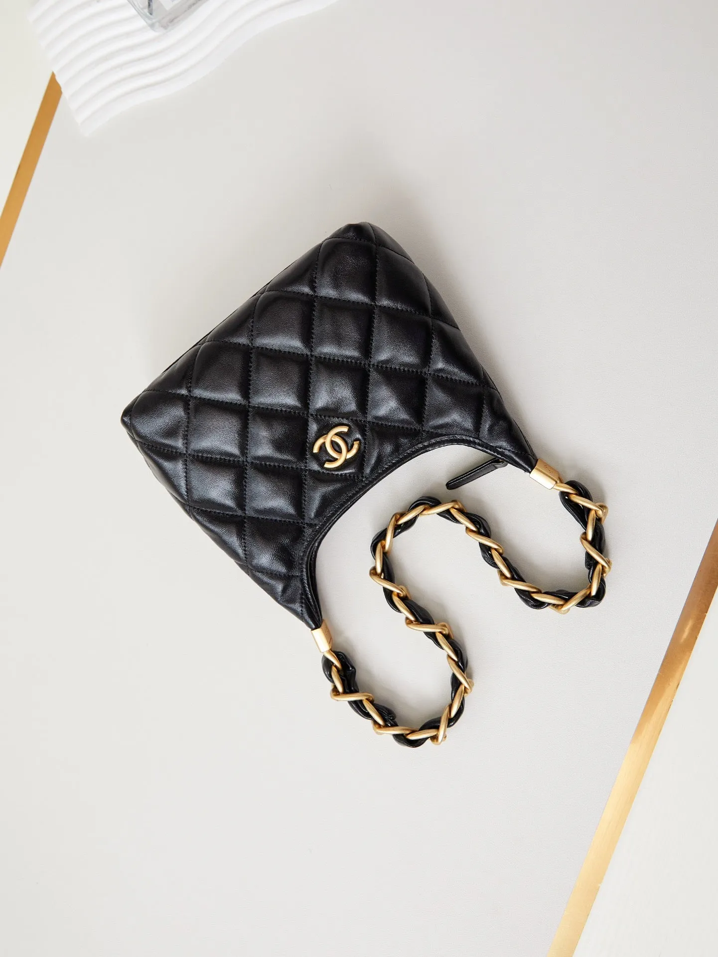 CHANEL black bag Customer satisfaction Long-lasting 24a gold 23cm hardware hobo calfskin