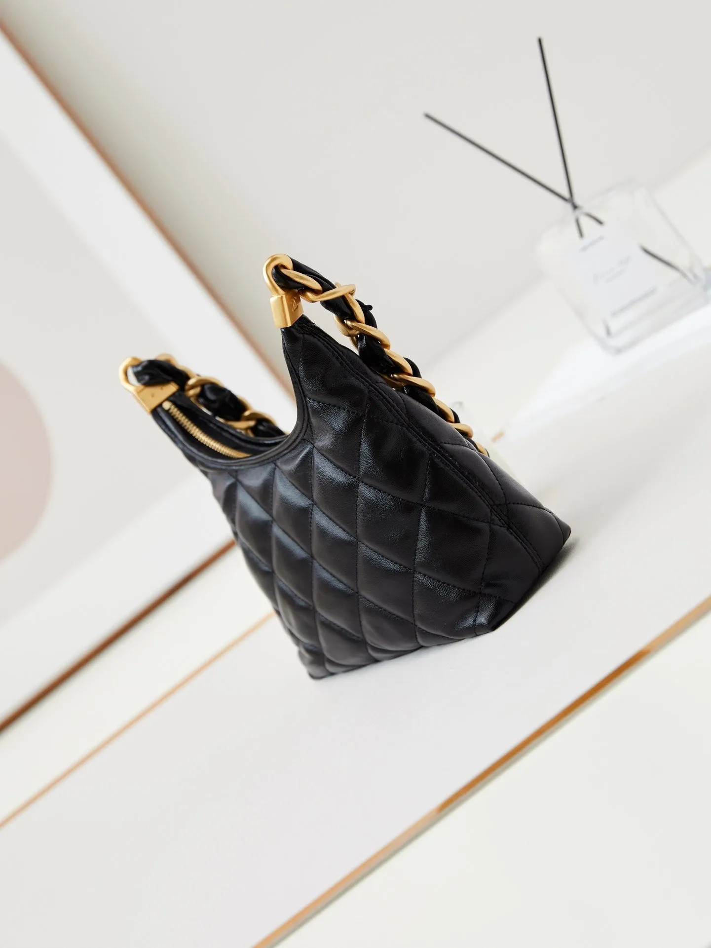CHANEL black bag Customer satisfaction Long-lasting 24a gold 23cm hardware hobo calfskin