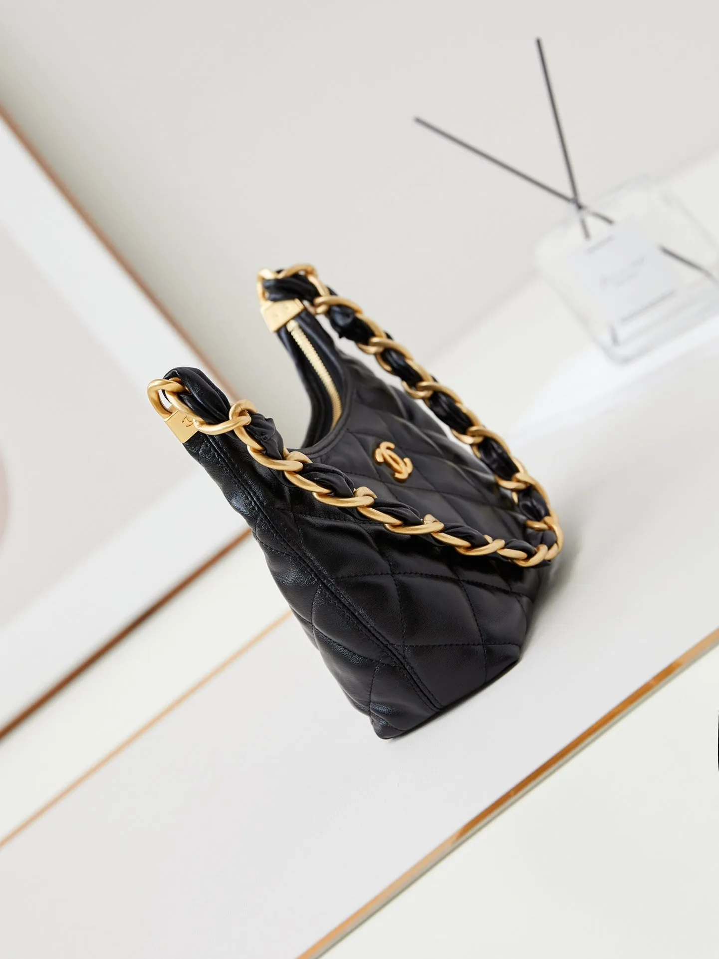 CHANEL black bag Customer satisfaction Long-lasting 24a gold 23cm hardware hobo calfskin