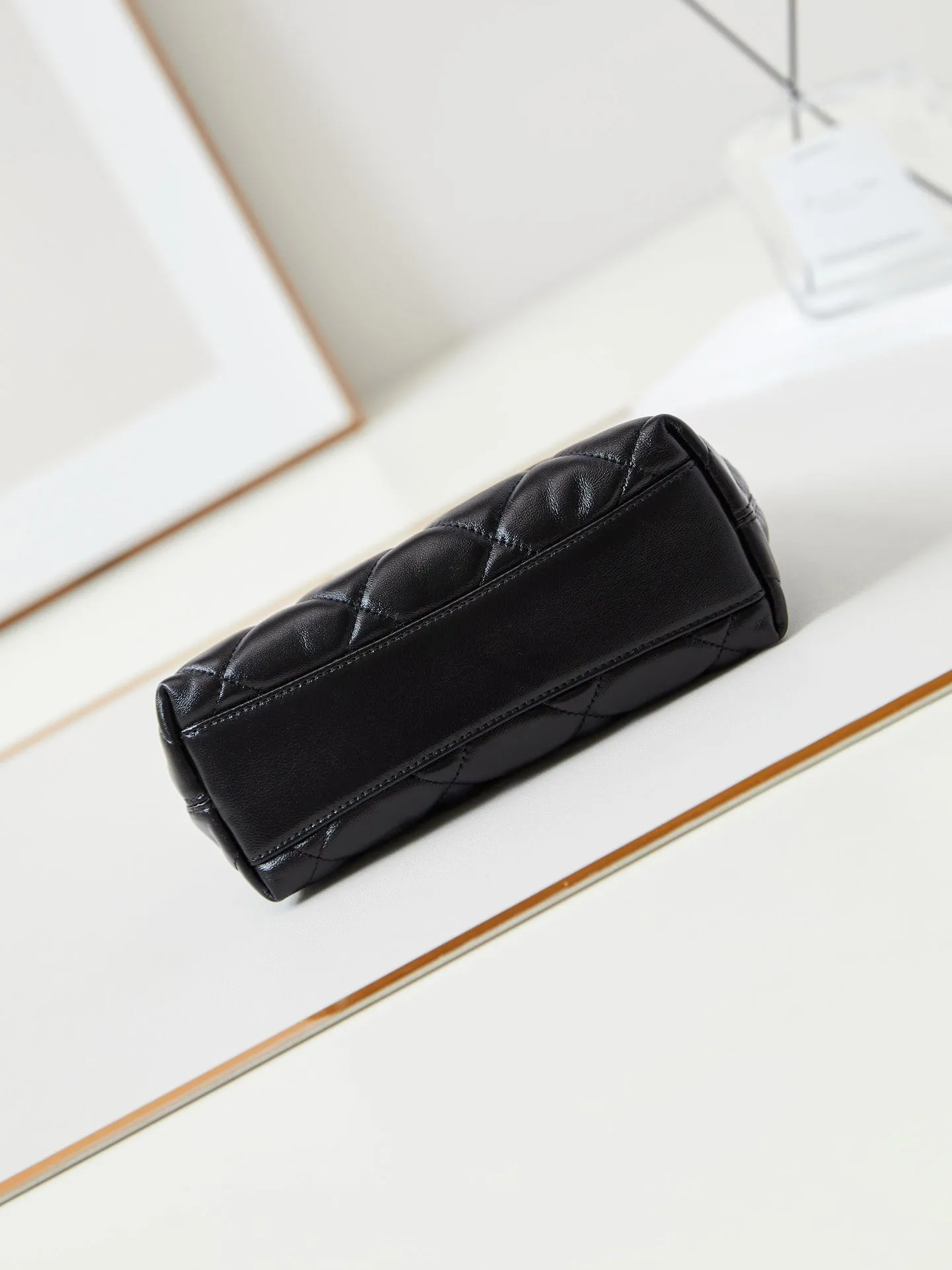 CHANEL black bag Customer satisfaction Long-lasting 24a gold 23cm hardware hobo calfskin