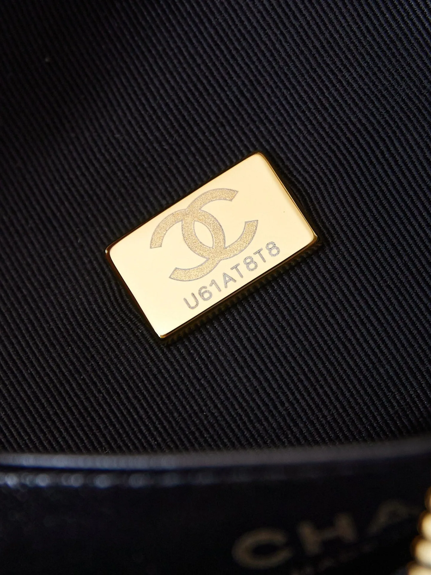CHANEL black bag Customer satisfaction Long-lasting 24a gold 23cm hardware hobo calfskin