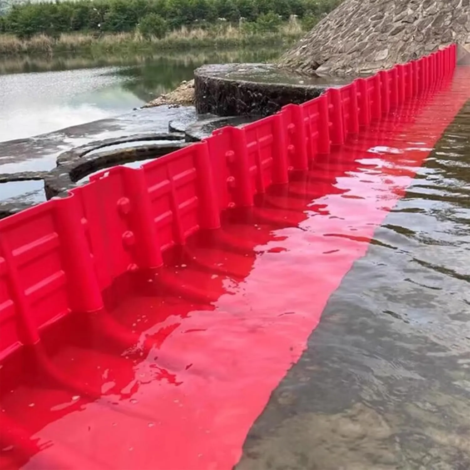 Flood Protection Barrier,ABS L-Type Flood Protection Board Reusable Blocking Water Board for Diversion with 5 Flood Bags(Red 5pcs)