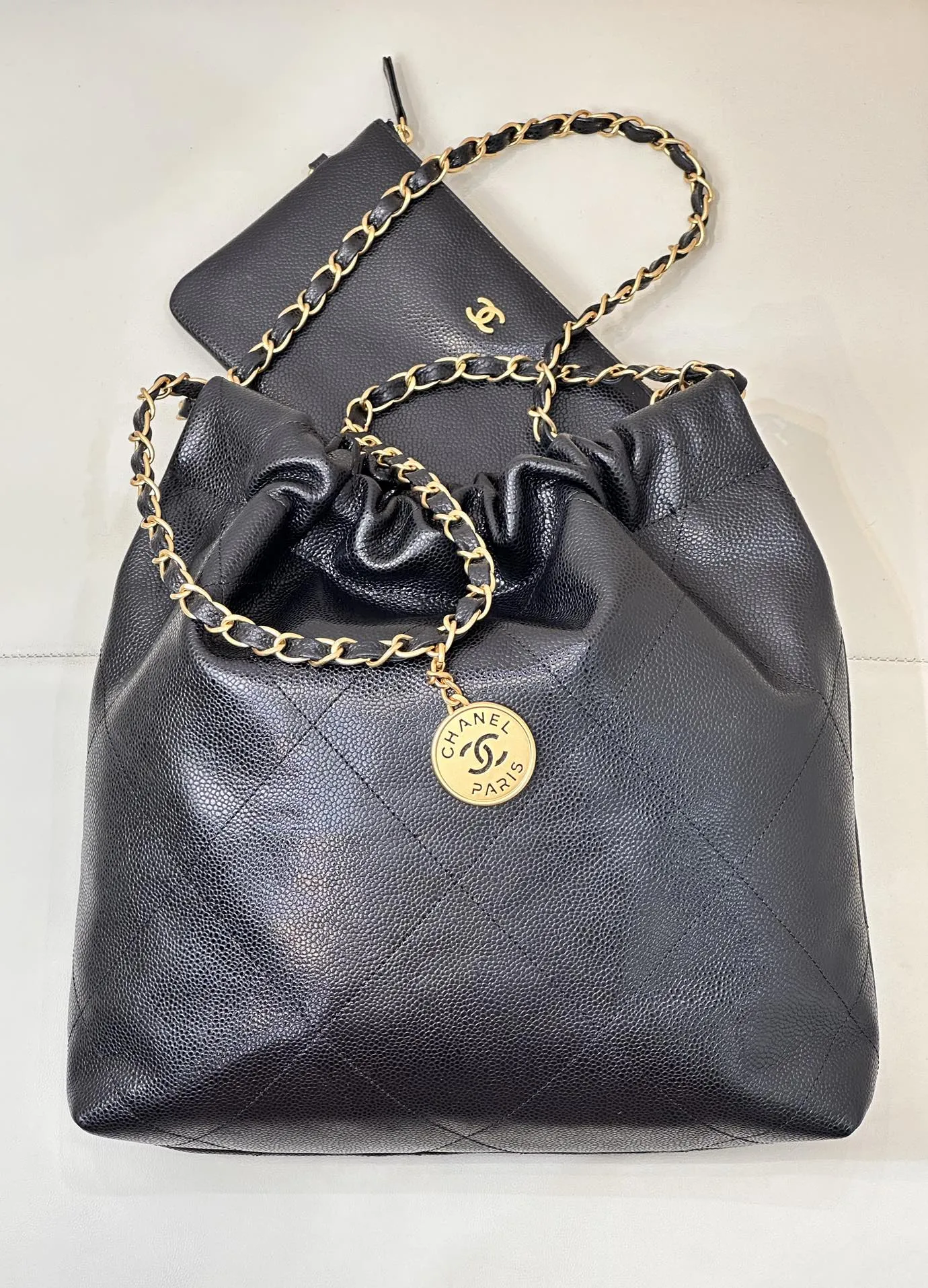 Full assortment 22 Don't wait 35cm Black Grained Hardware Bag CHANEL Calfskin Hobo Gold