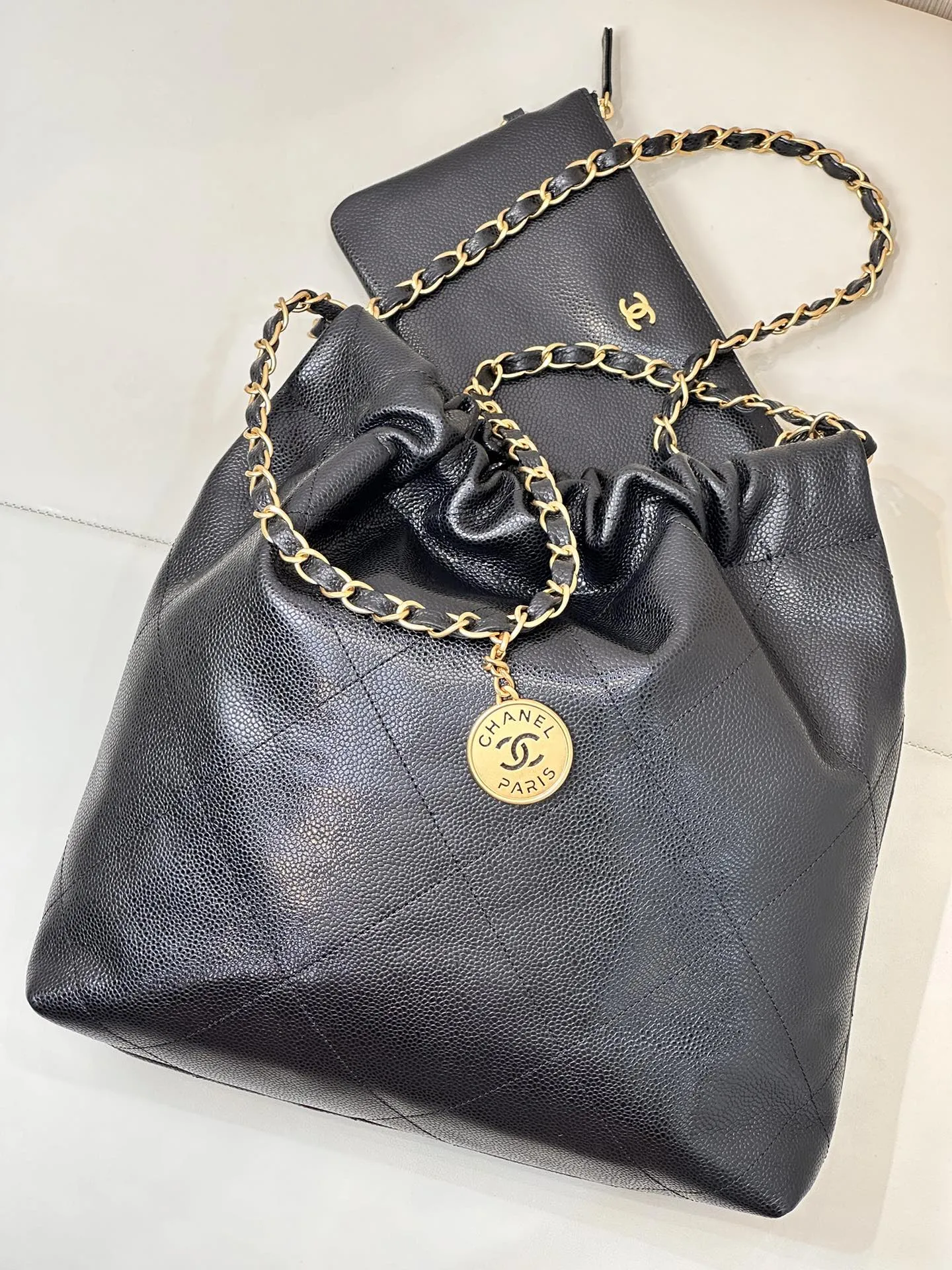 Full assortment 22 Don't wait 35cm Black Grained Hardware Bag CHANEL Calfskin Hobo Gold