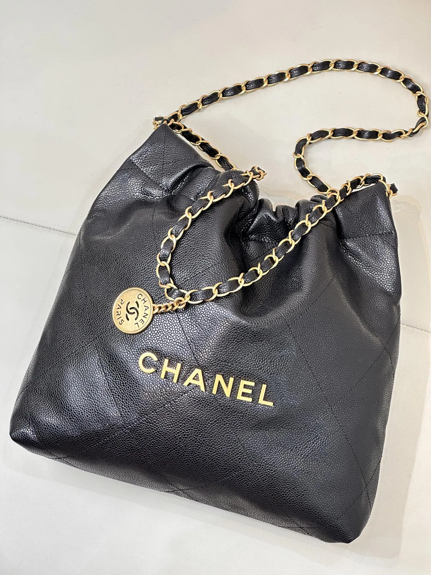 Full assortment 22 Don't wait 35cm Black Grained Hardware Bag CHANEL Calfskin Hobo Gold