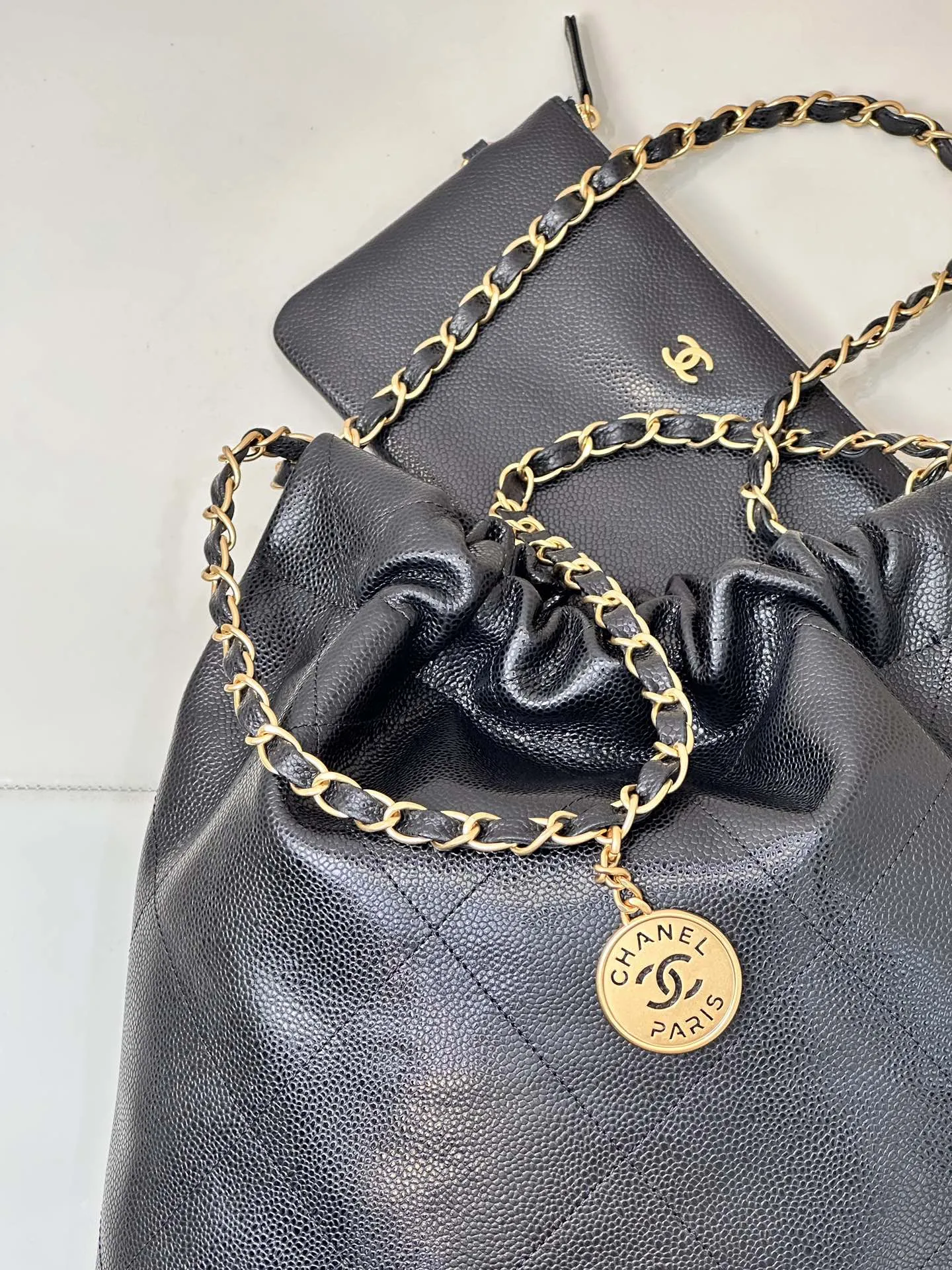 Full assortment 22 Don't wait 35cm Black Grained Hardware Bag CHANEL Calfskin Hobo Gold