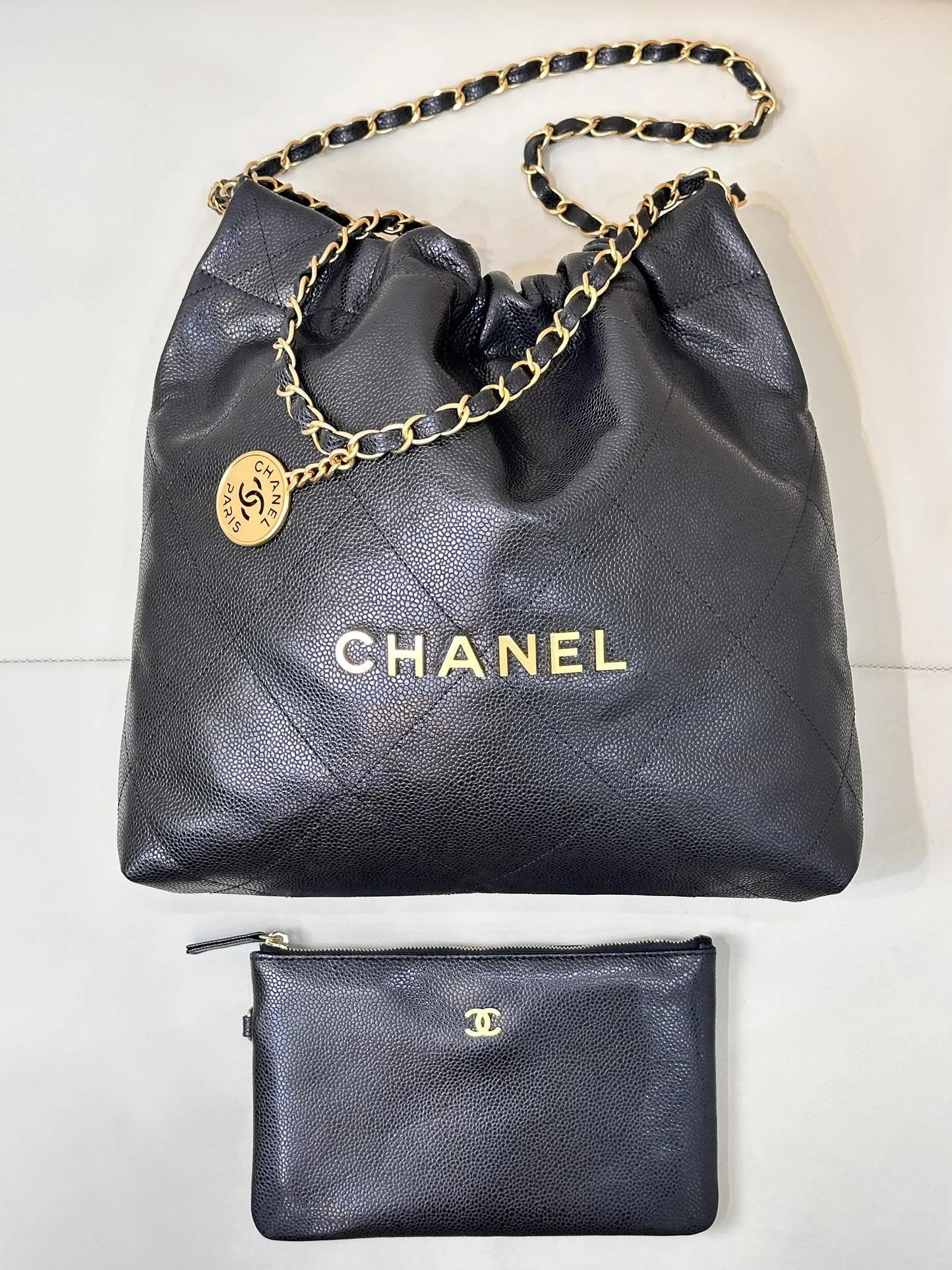 Full assortment 22 Don't wait 35cm Black Grained Hardware Bag CHANEL Calfskin Hobo Gold