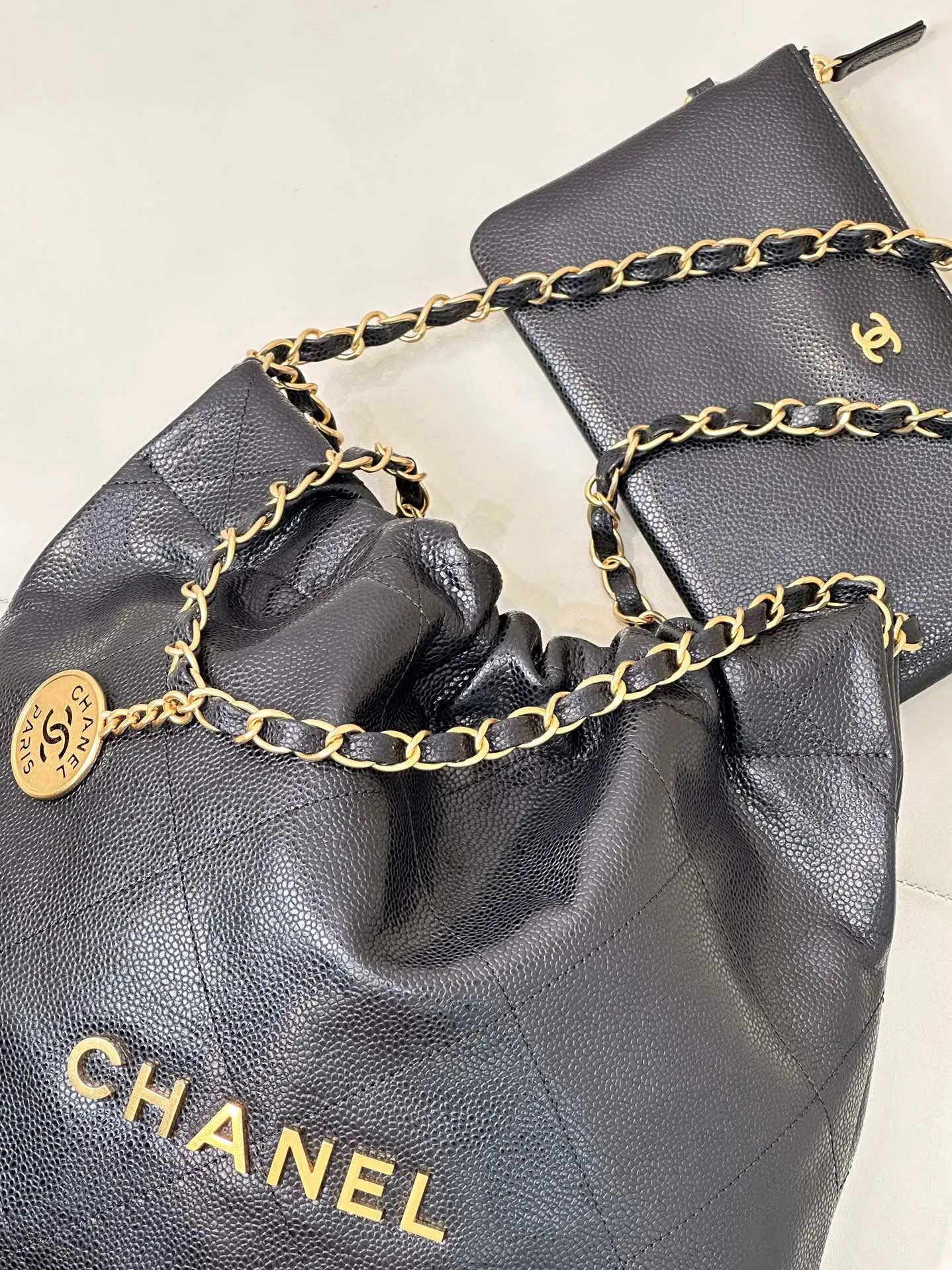 Full assortment 22 Don't wait 35cm Black Grained Hardware Bag CHANEL Calfskin Hobo Gold