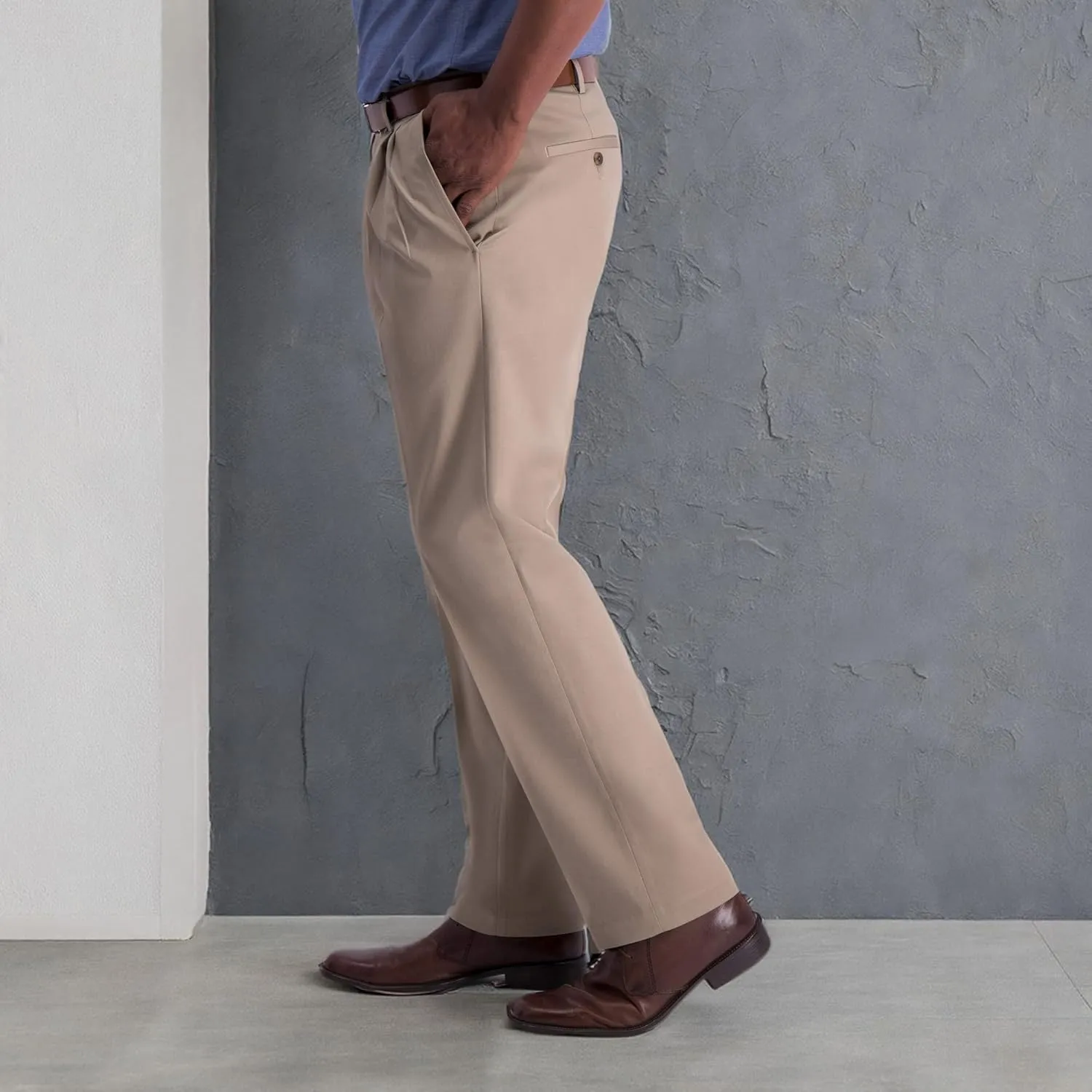 Haggar Men's Iron Free Premium Khaki Classic Fit Pleat Front Expandable Waist Casual Pant (Regular and Big & Tall Sizes)