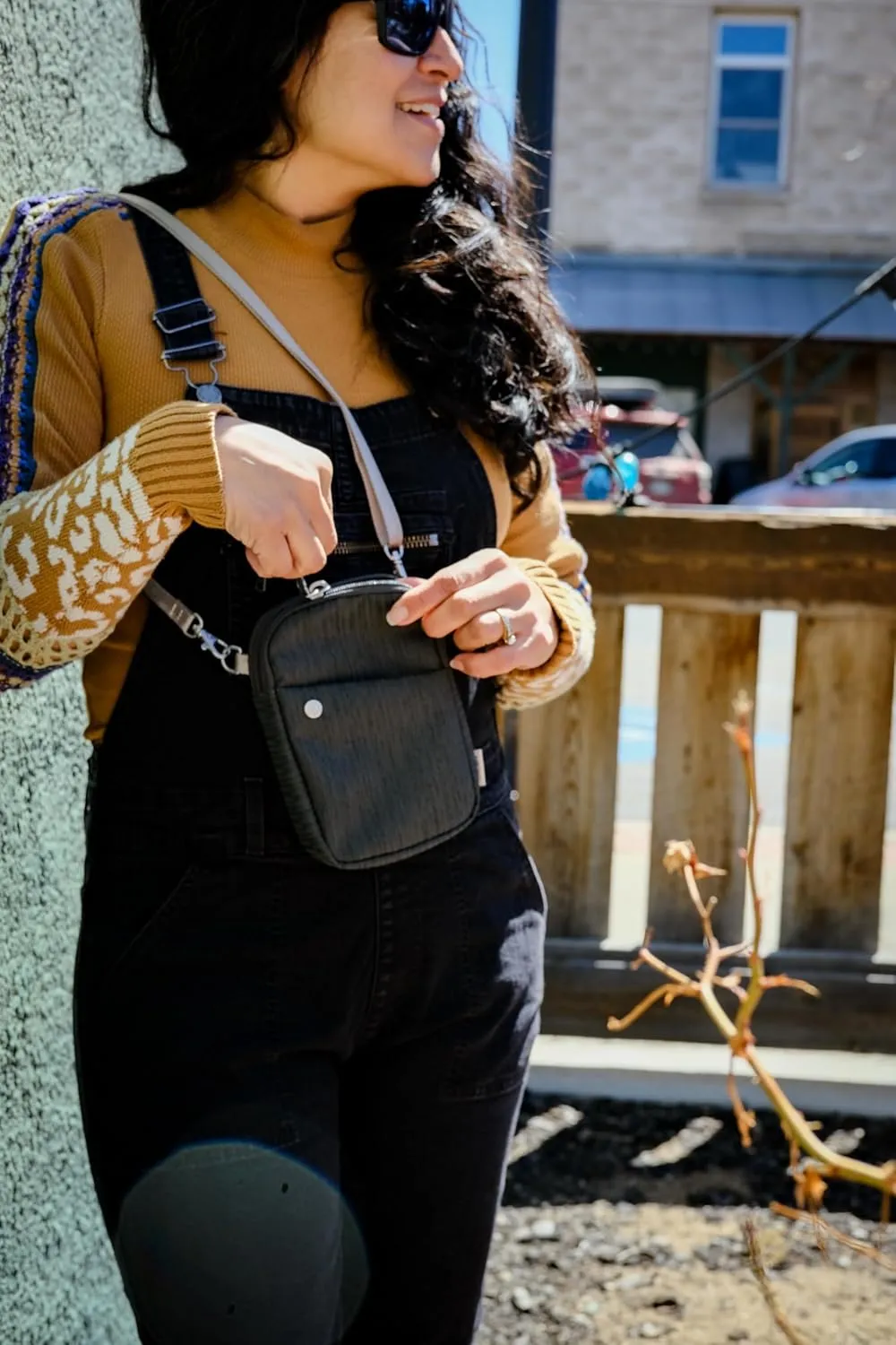 HAIKU Endeavor Pouch, Lightweight Small Crossbody bag, Zip-Around Cell Phone Travel Purse with Card Slots, Adjustable Strap