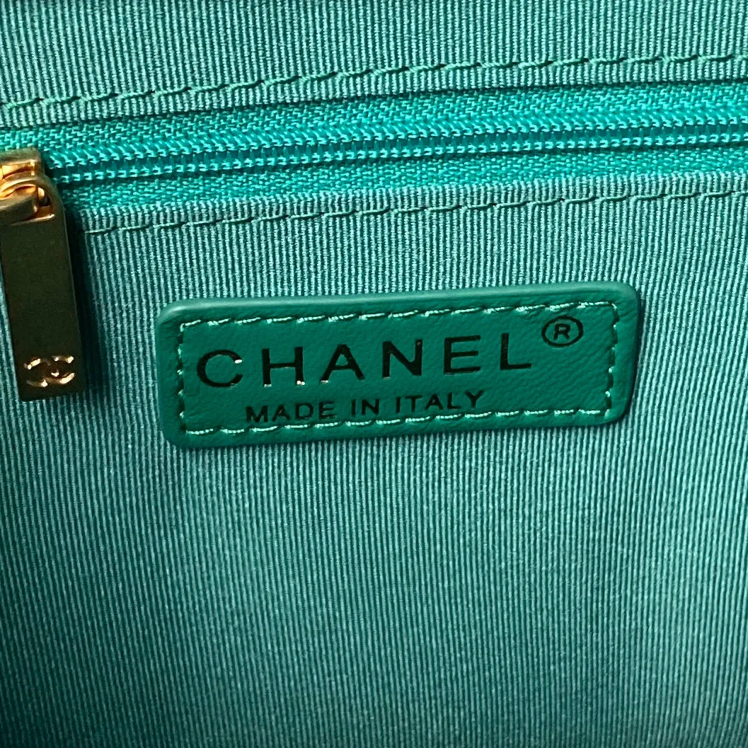hardware Shipping updates hobo calfskin green 38cm 24a CHANEL Secure transactions gold bag