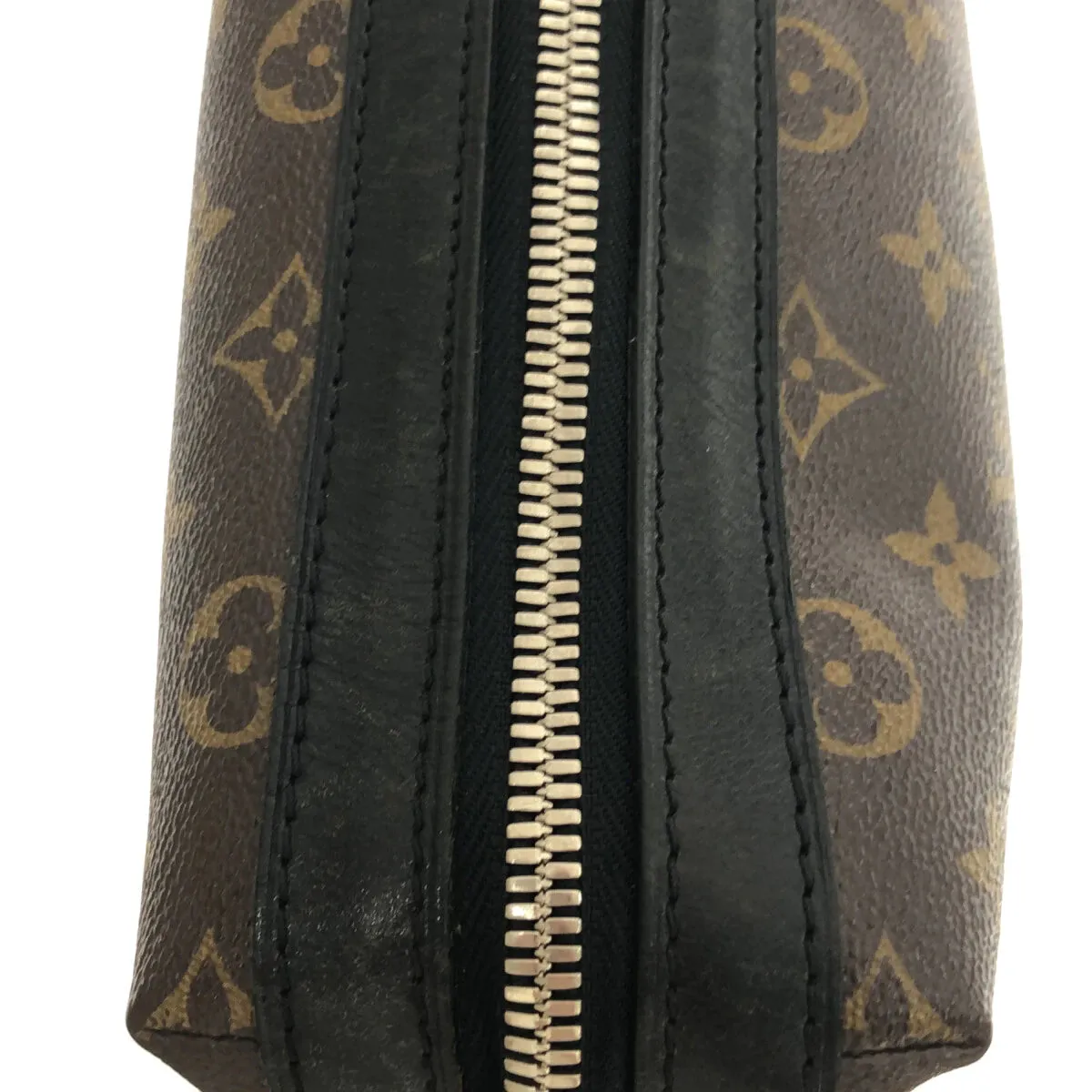 LOUIS VUITTON Monogram Macassar Torres Messenger