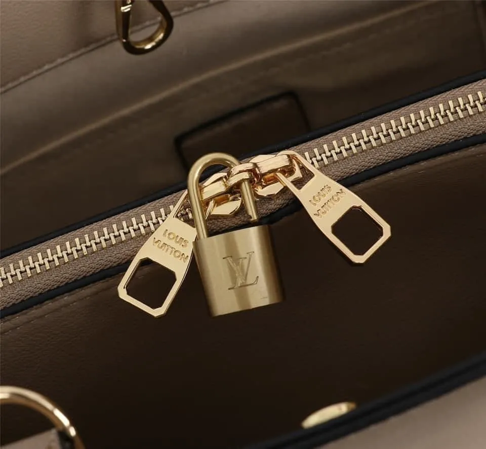 Louis Vuitton Montaigne BB Bag