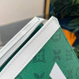 Louis Vuitton Pochette Voyage MM