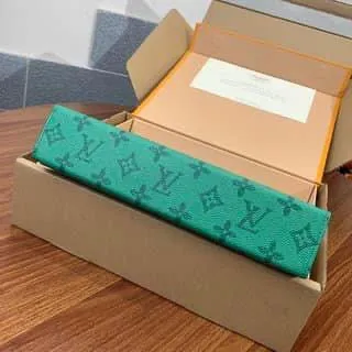 Louis Vuitton Pochette Voyage MM
