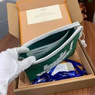 Louis Vuitton Pochette Voyage MM