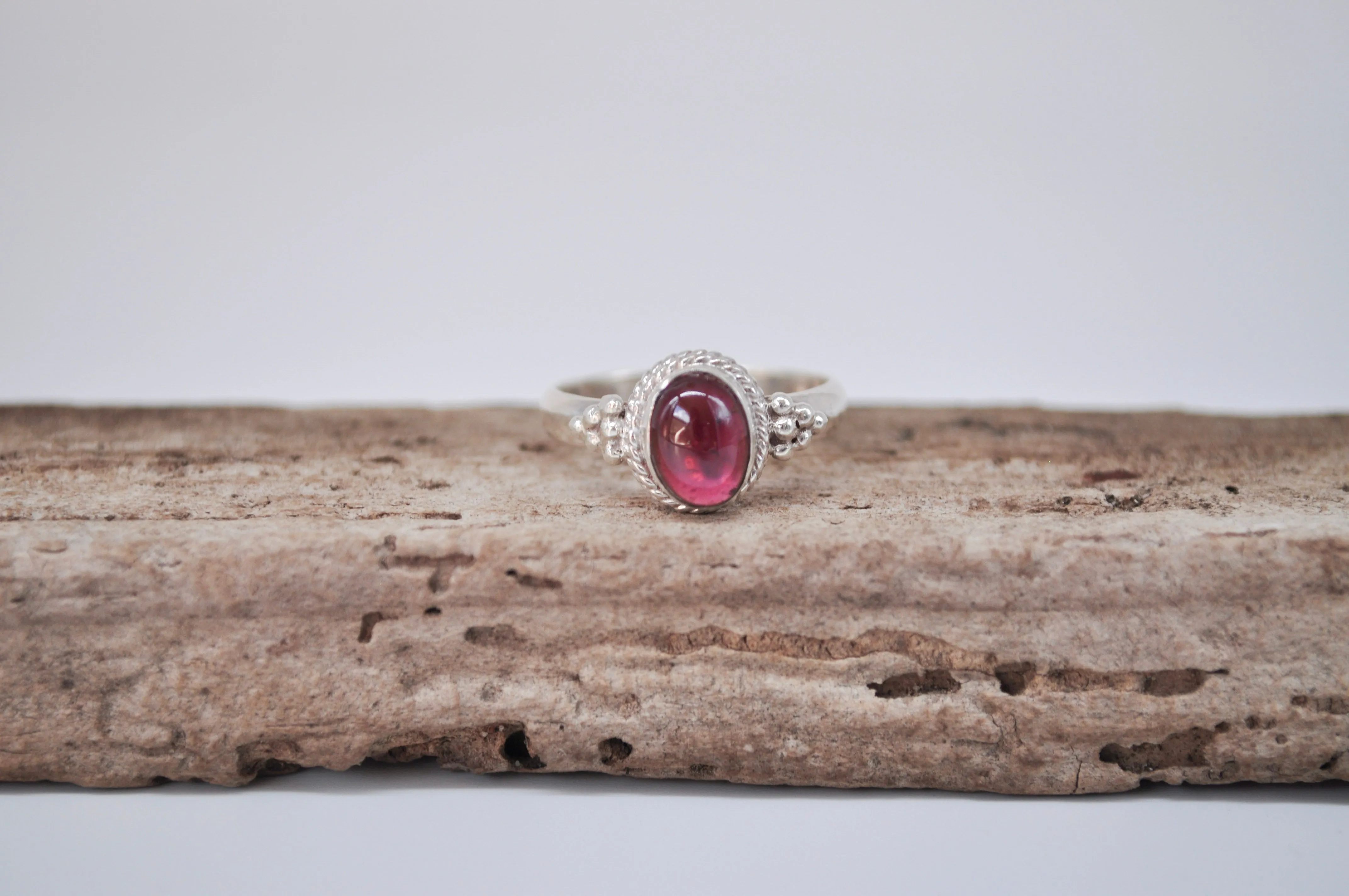 Mae Ring // Garnet