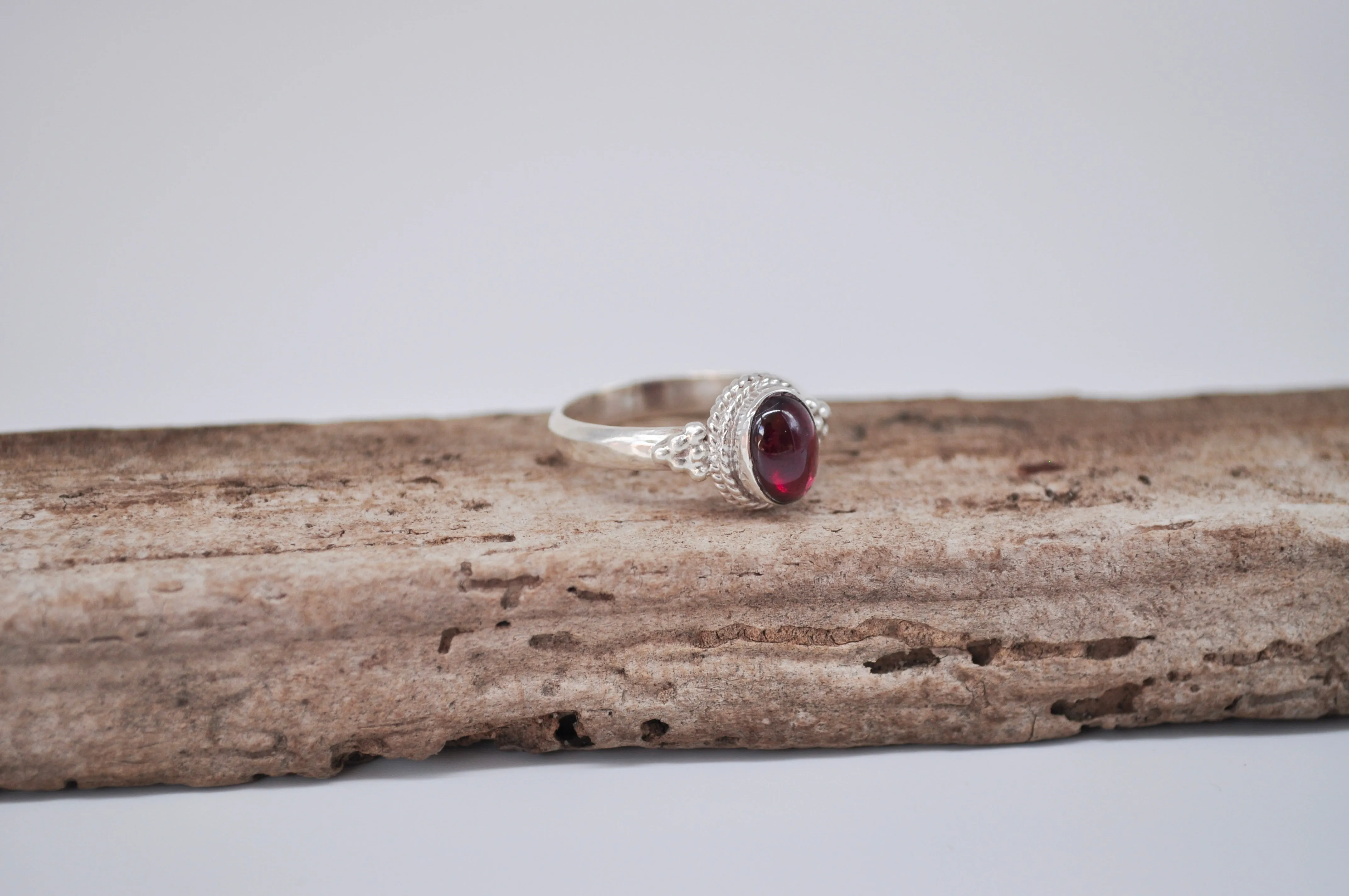 Mae Ring // Garnet