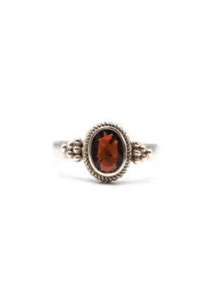 Mae Ring // Garnet
