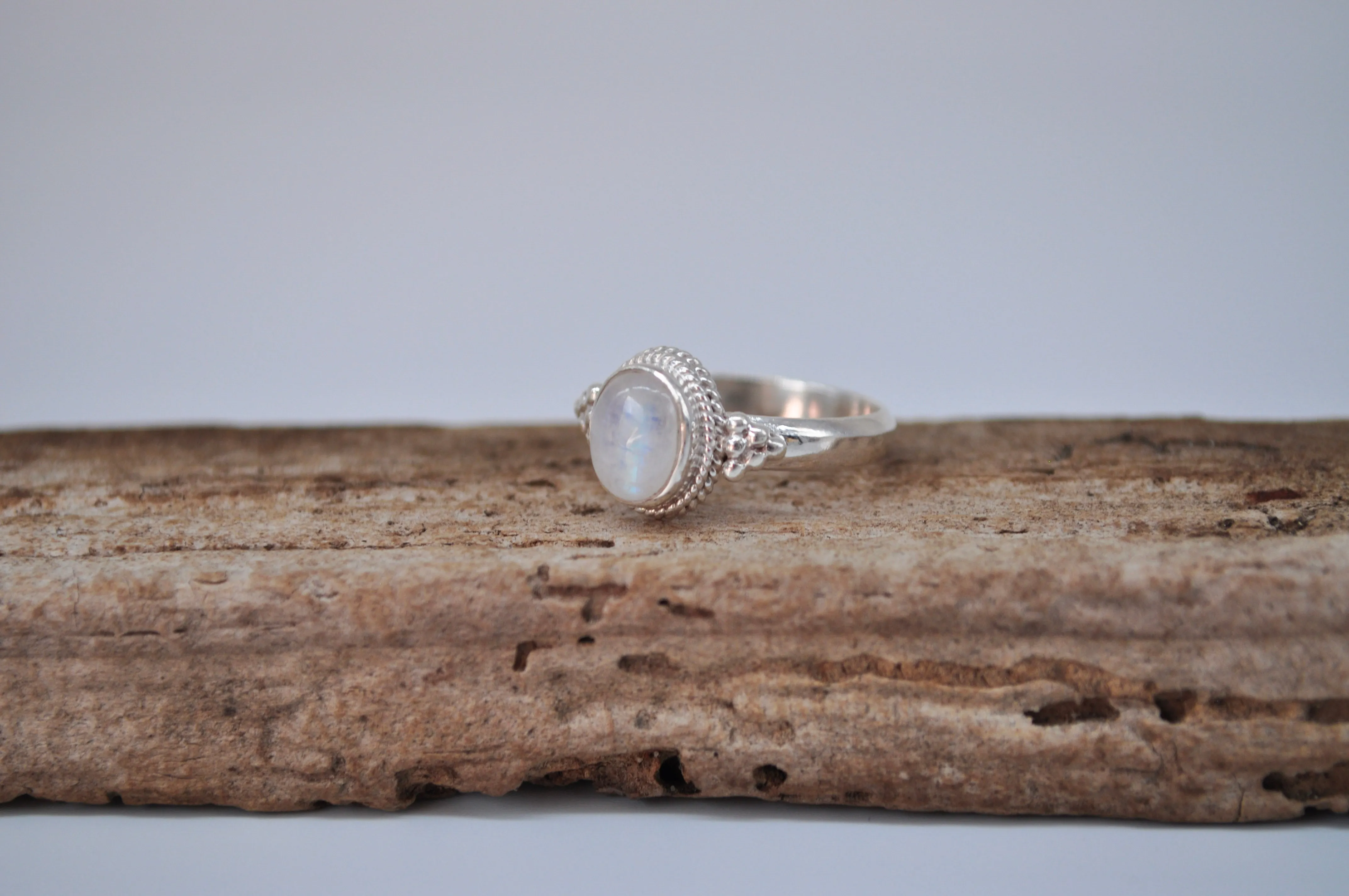 Mae Ring // Moonstone