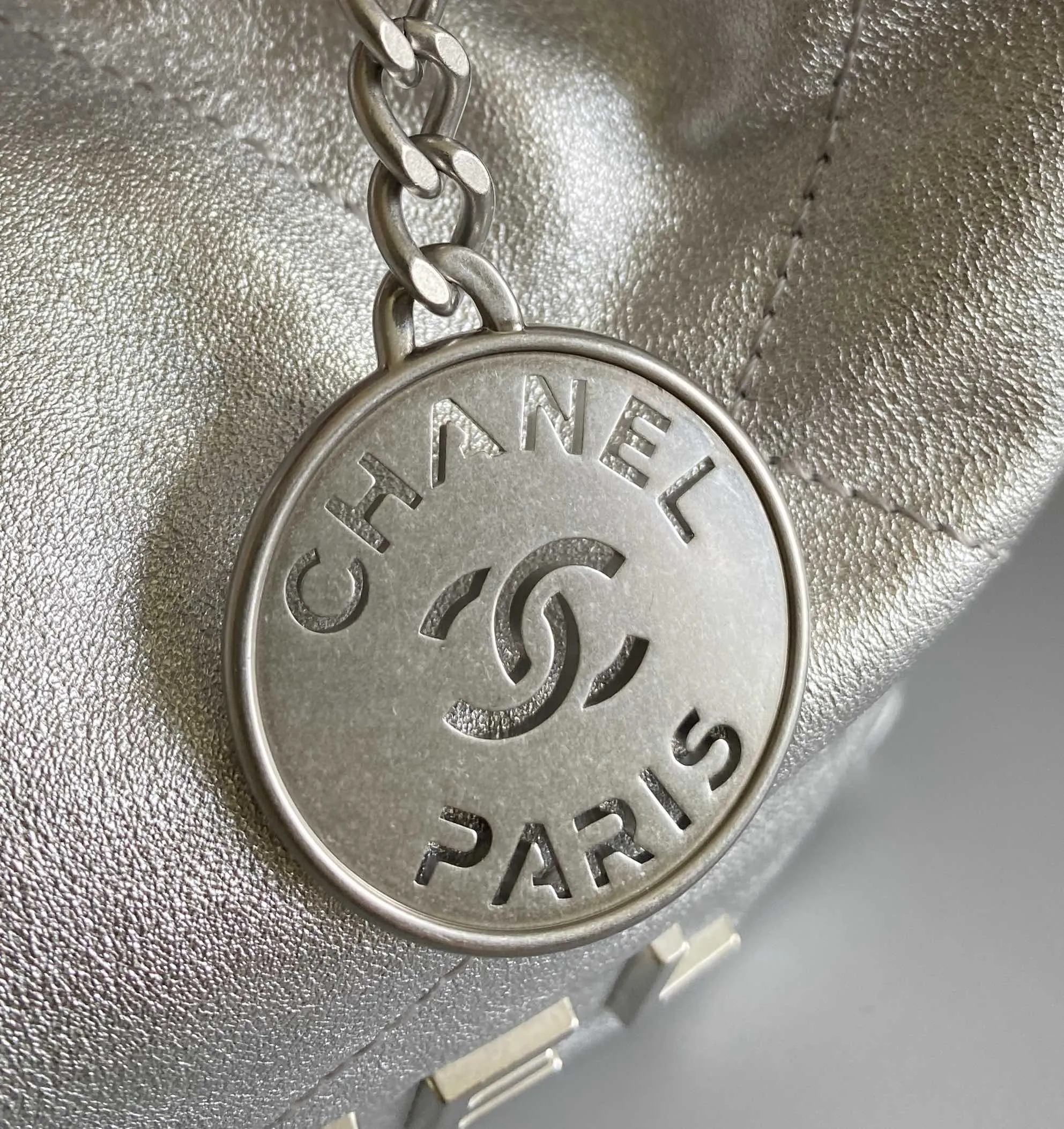MINI SILVER 20CM Limited edition LAMBSKIN CHANEL HOBO Budget-friendly