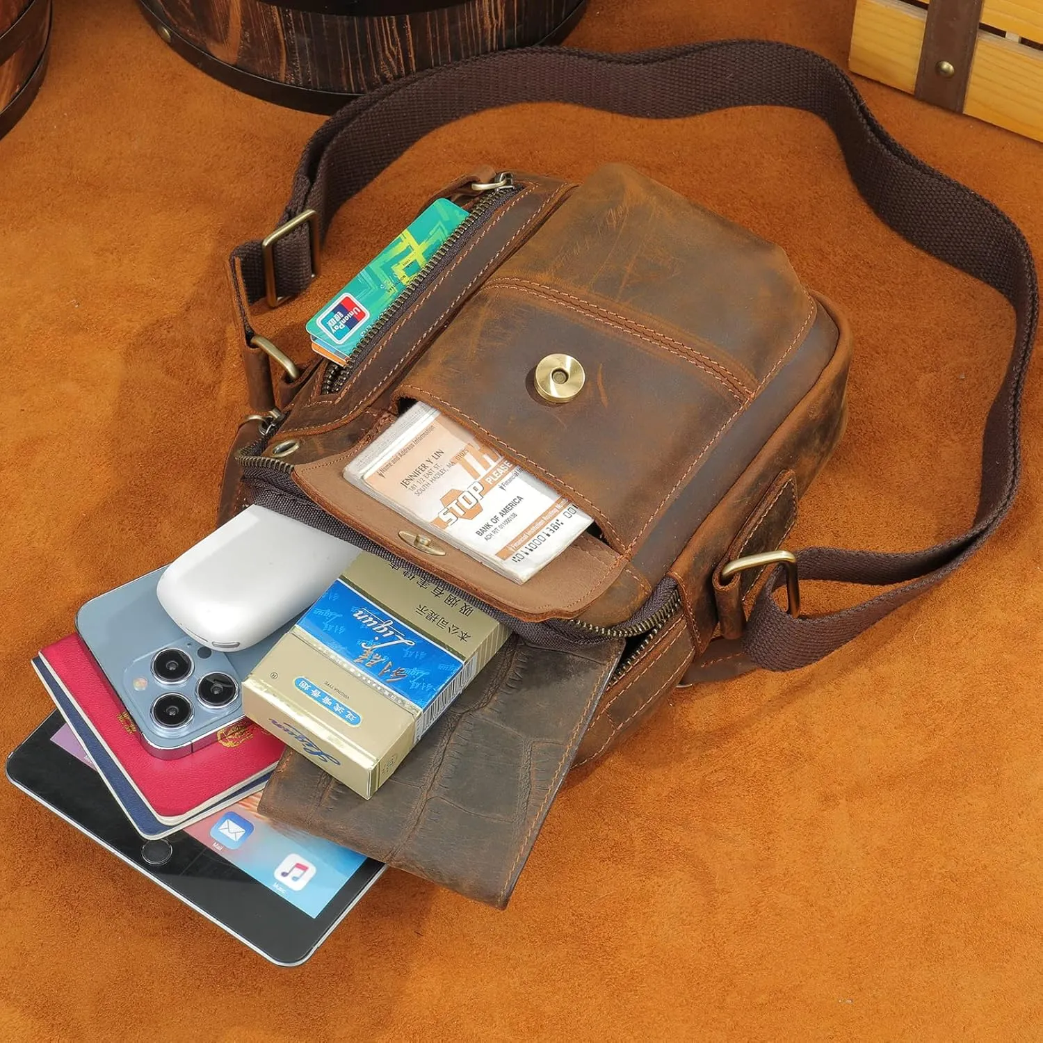 NIUCUNZH Man Purses and Bags Small, Mini Genuine Leather Messenger and Shoulder Bag for Men with lots of Zipper Pockets