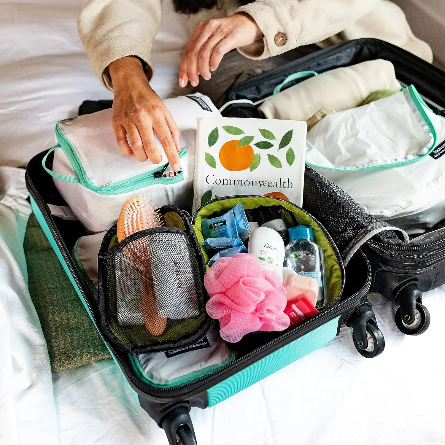 Sherpani Compass Cubes, Travel Packing Organizers for Luggage/Backpack (Bright White, Medium)