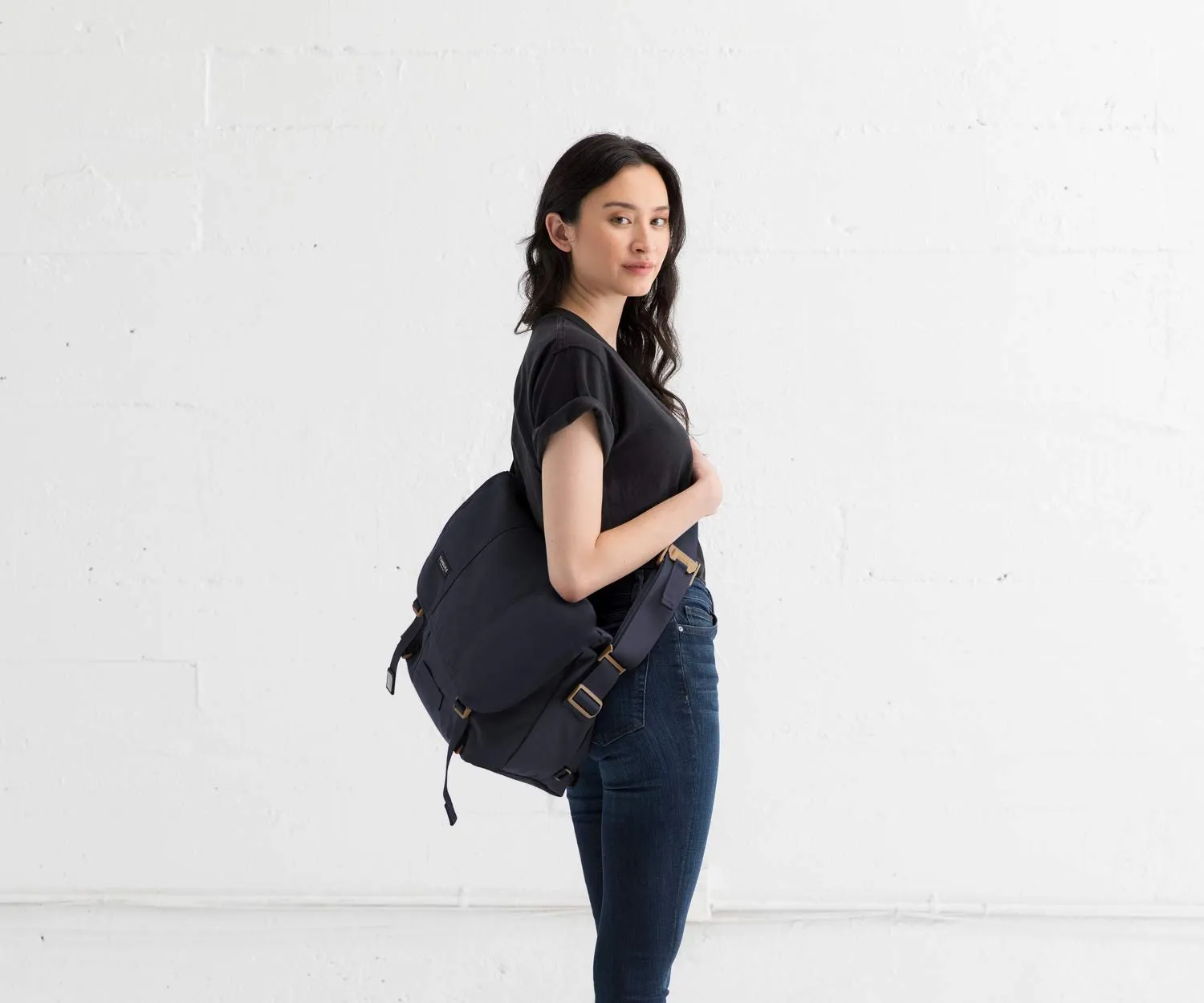Timbuk2 Lightweight Flight Messenger Bag, Nightfall/Marigold, Medium