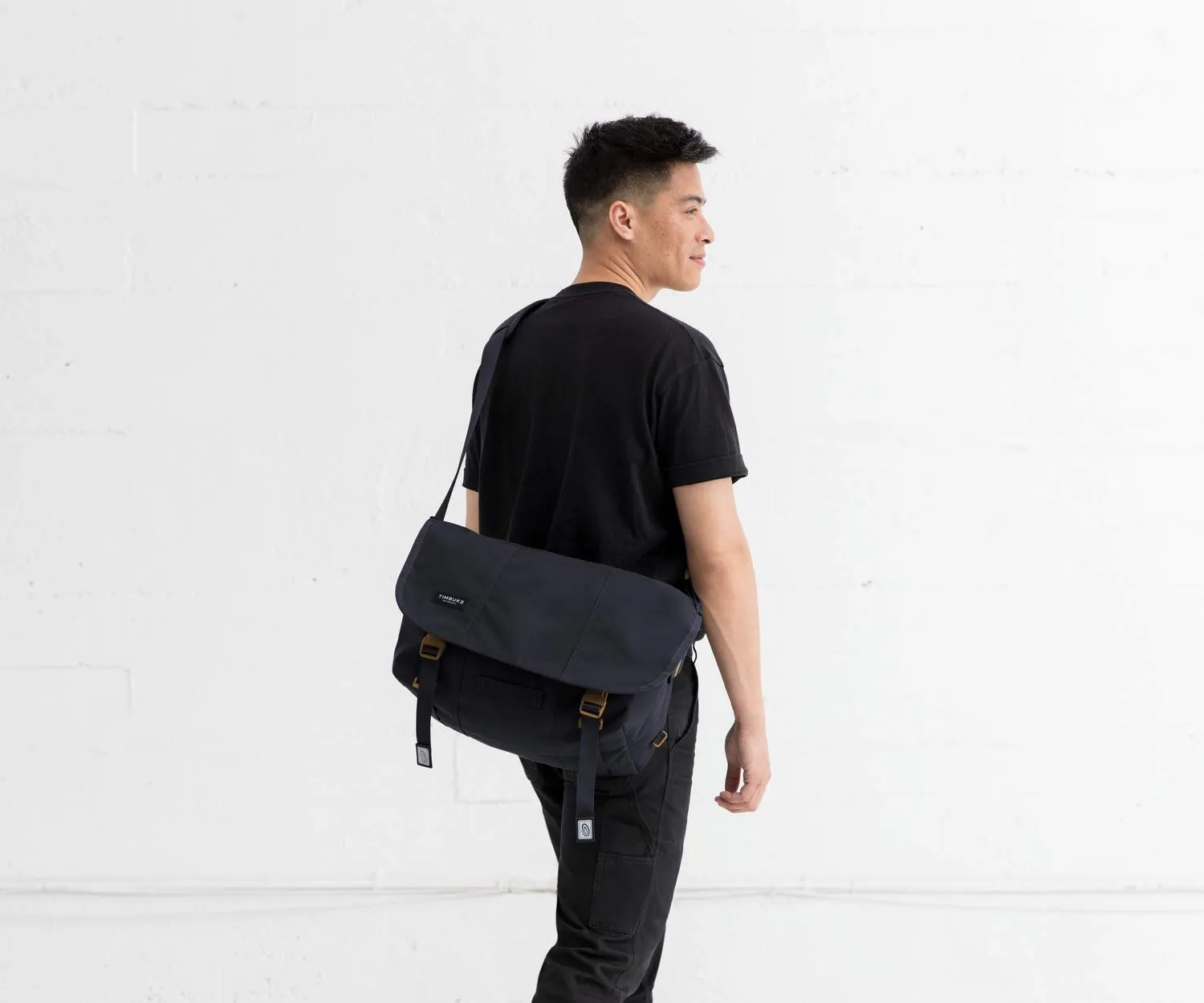 Timbuk2 Lightweight Flight Messenger Bag, Nightfall/Marigold, Medium