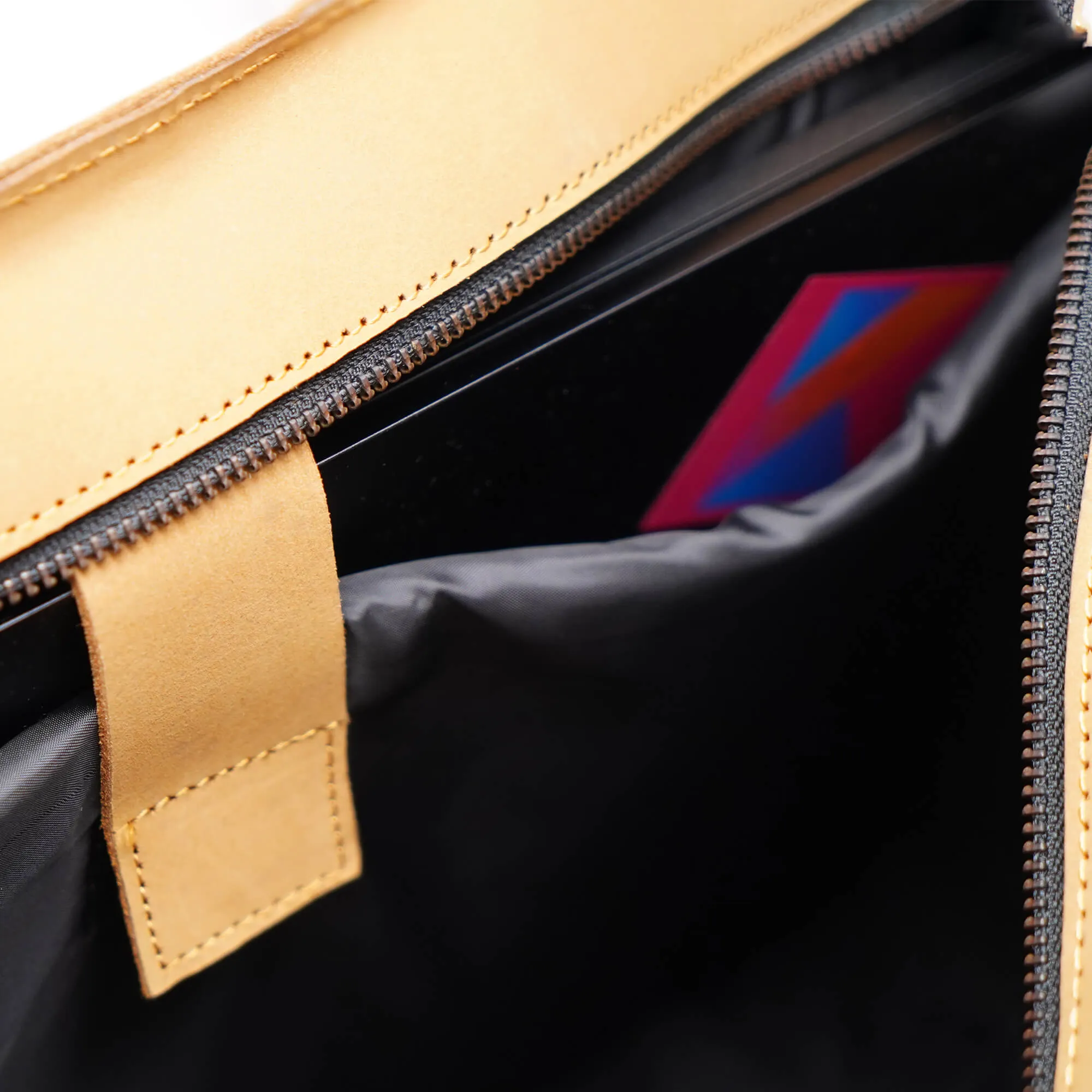 WERNER - 16.5" Messenger Bag